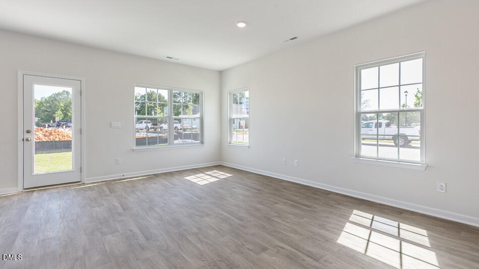 154 Rusling Leaf Drive Property Photo 8