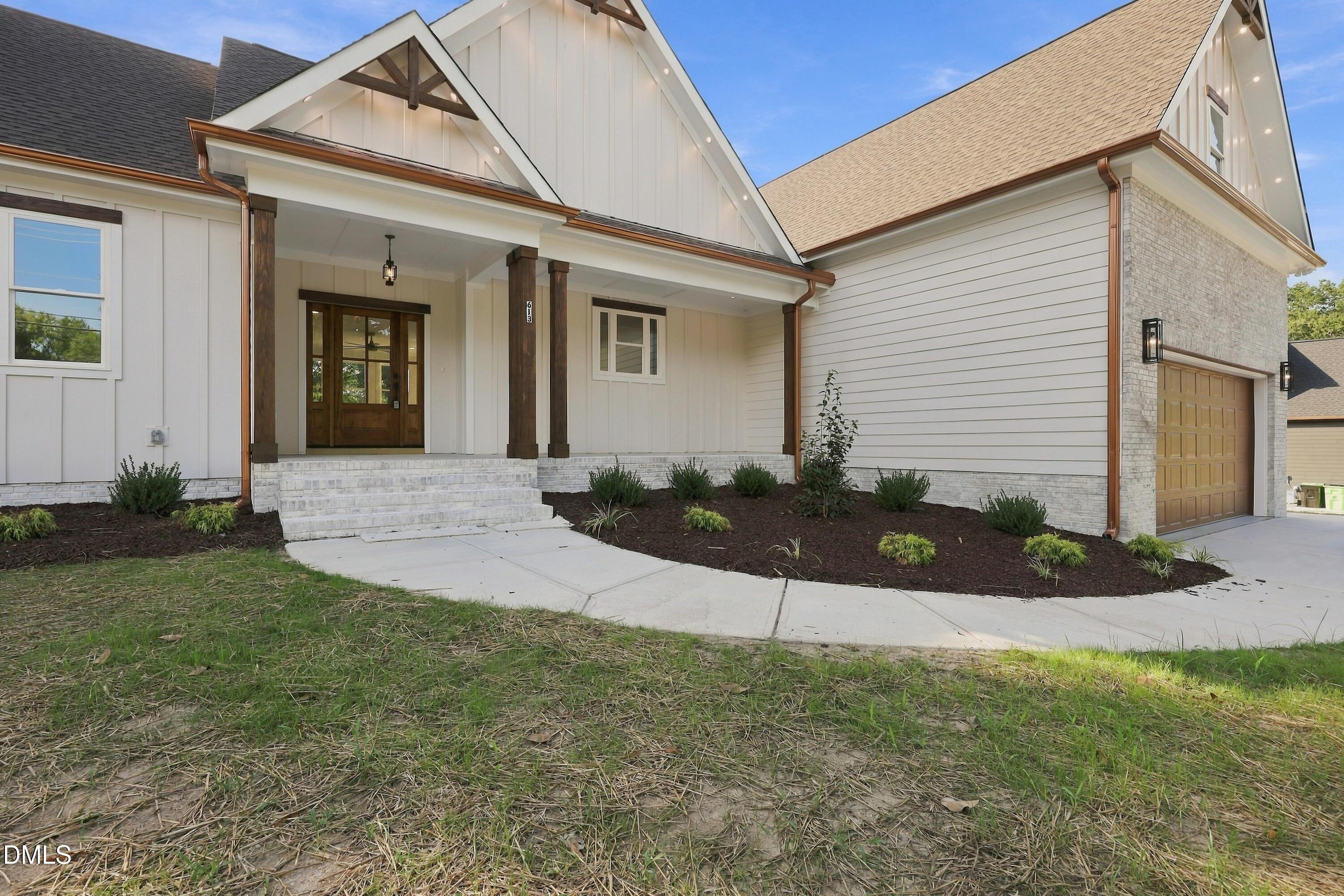 613 Pearces Road Property Photo 5