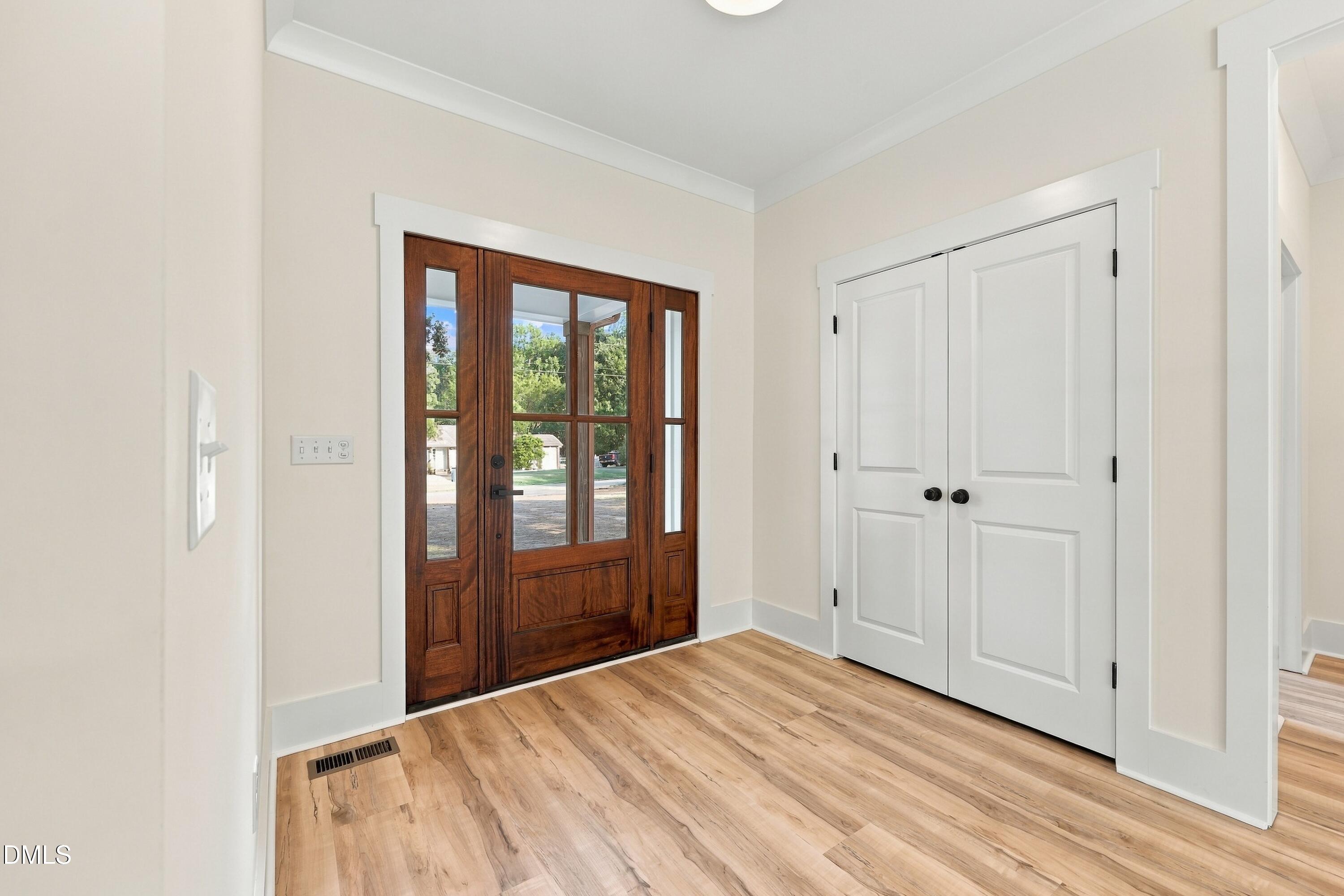 613 Pearces Road Property Photo 6