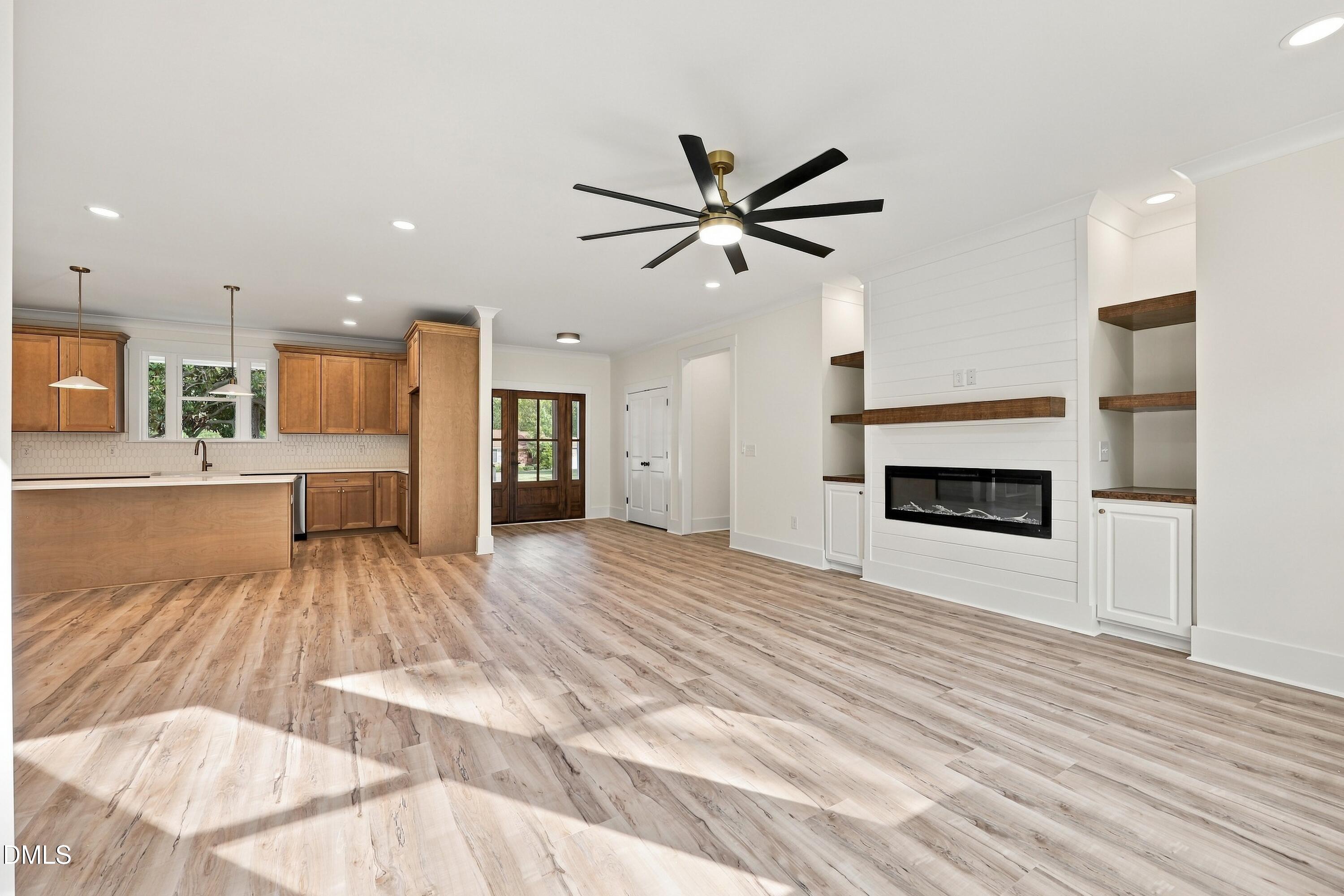 613 Pearces Road Property Photo 7