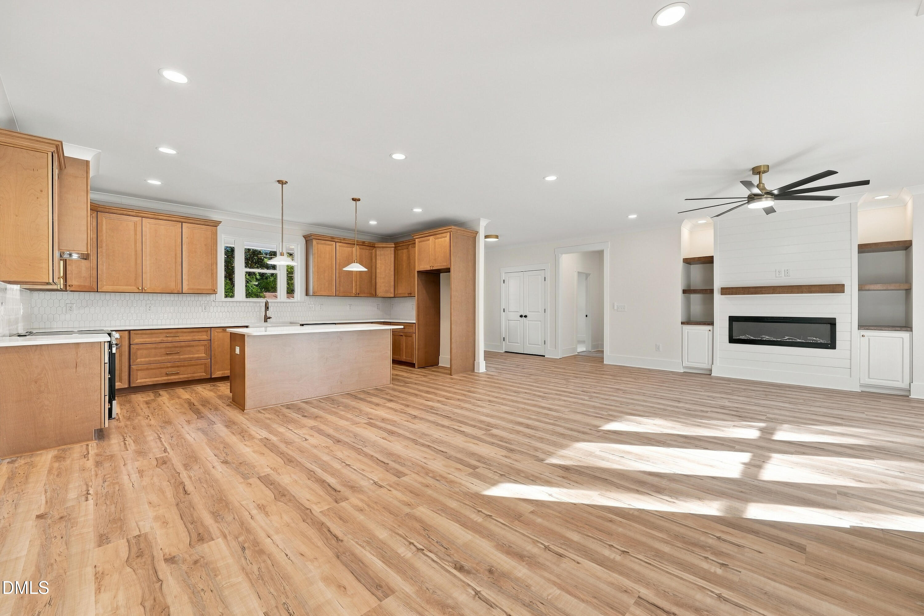 613 Pearces Road Property Photo 10