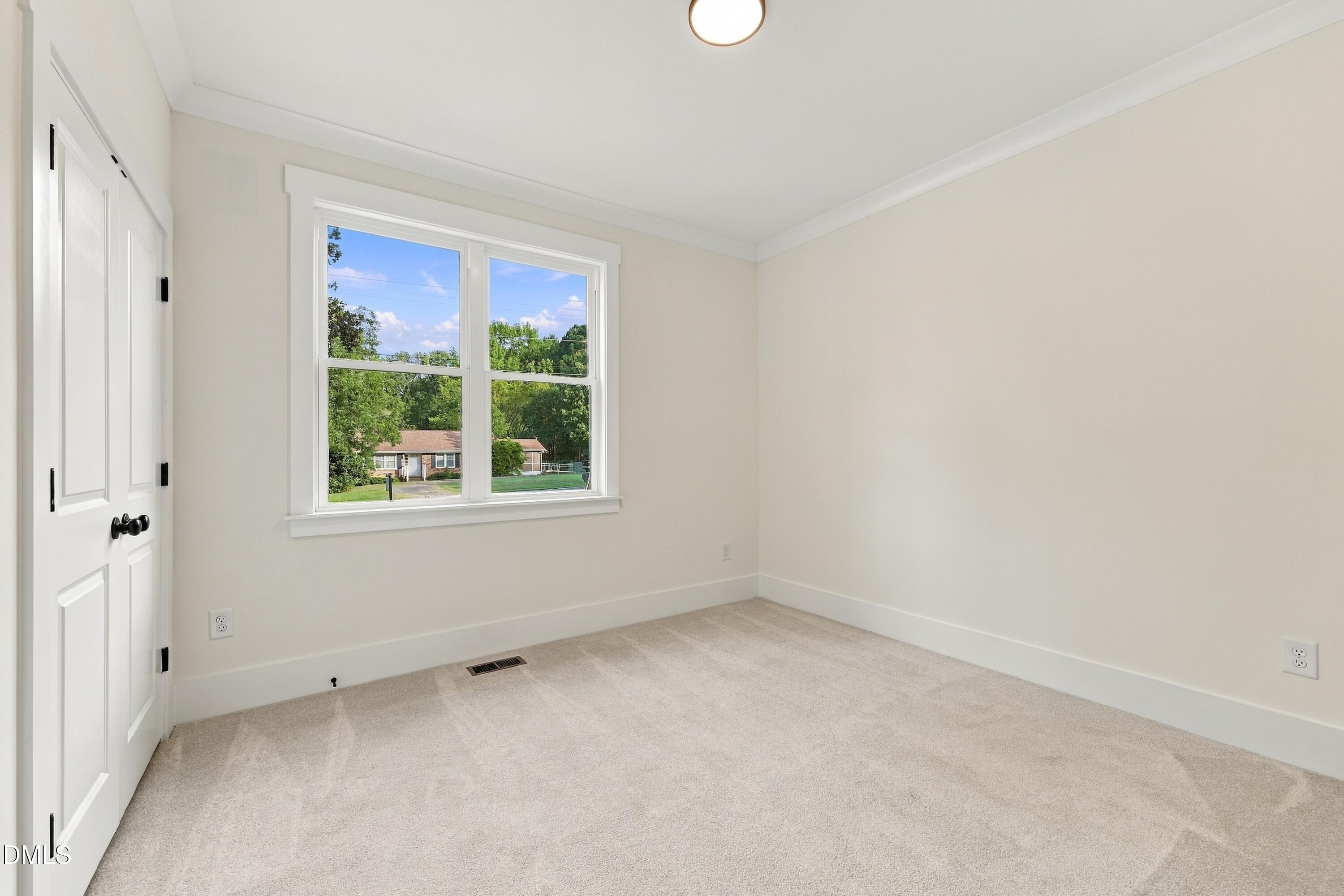 613 Pearces Road Property Photo 26