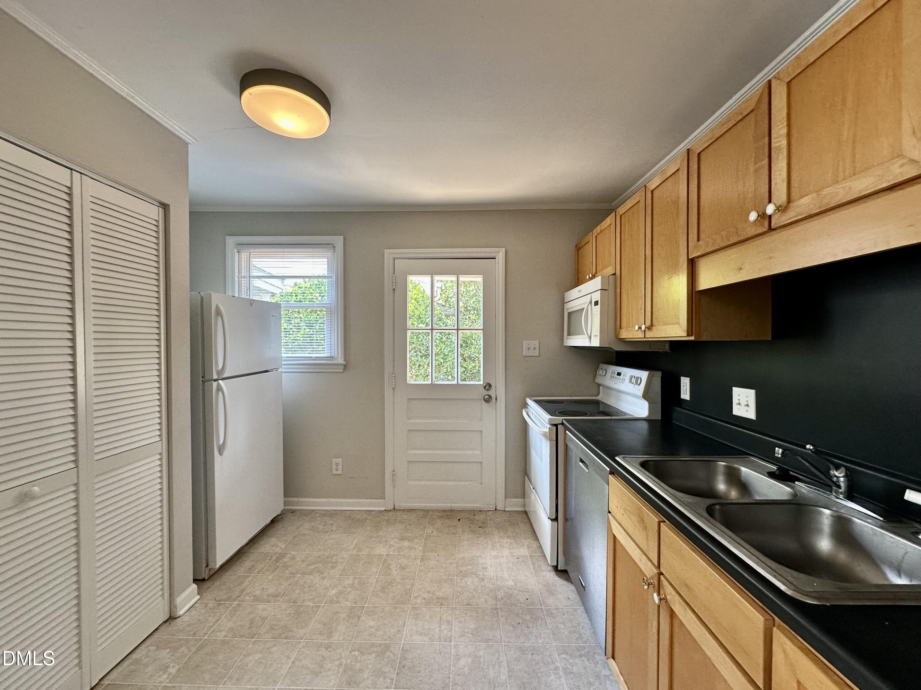 2361 Bernard Street Property Photo 5