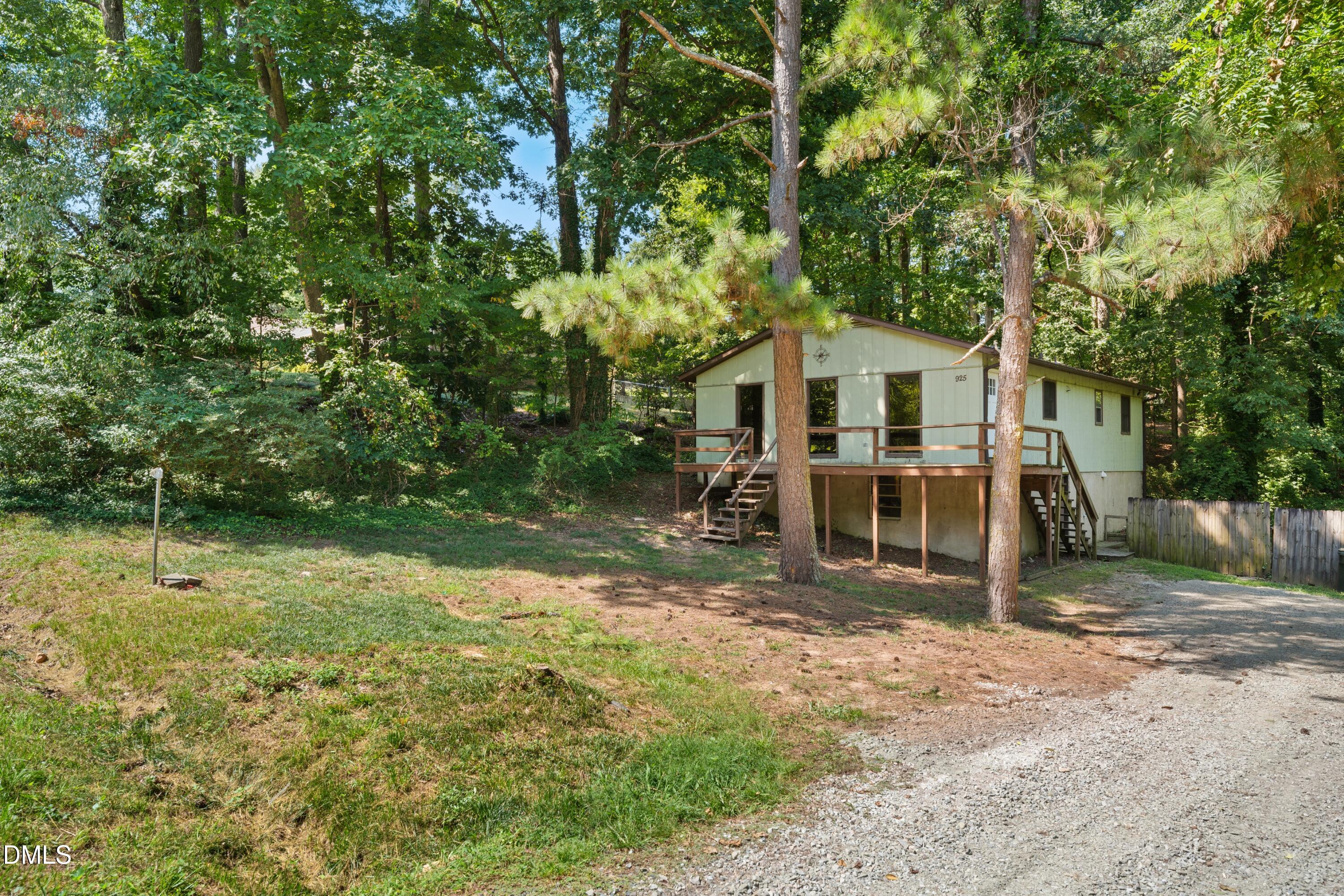 925 Fleming Drive Property Photo 2