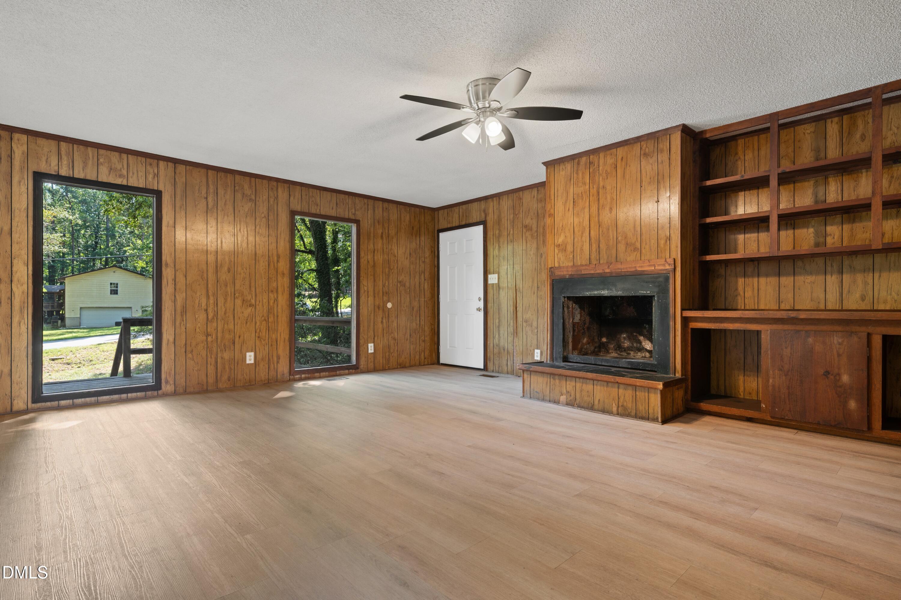 925 Fleming Drive Property Photo 3
