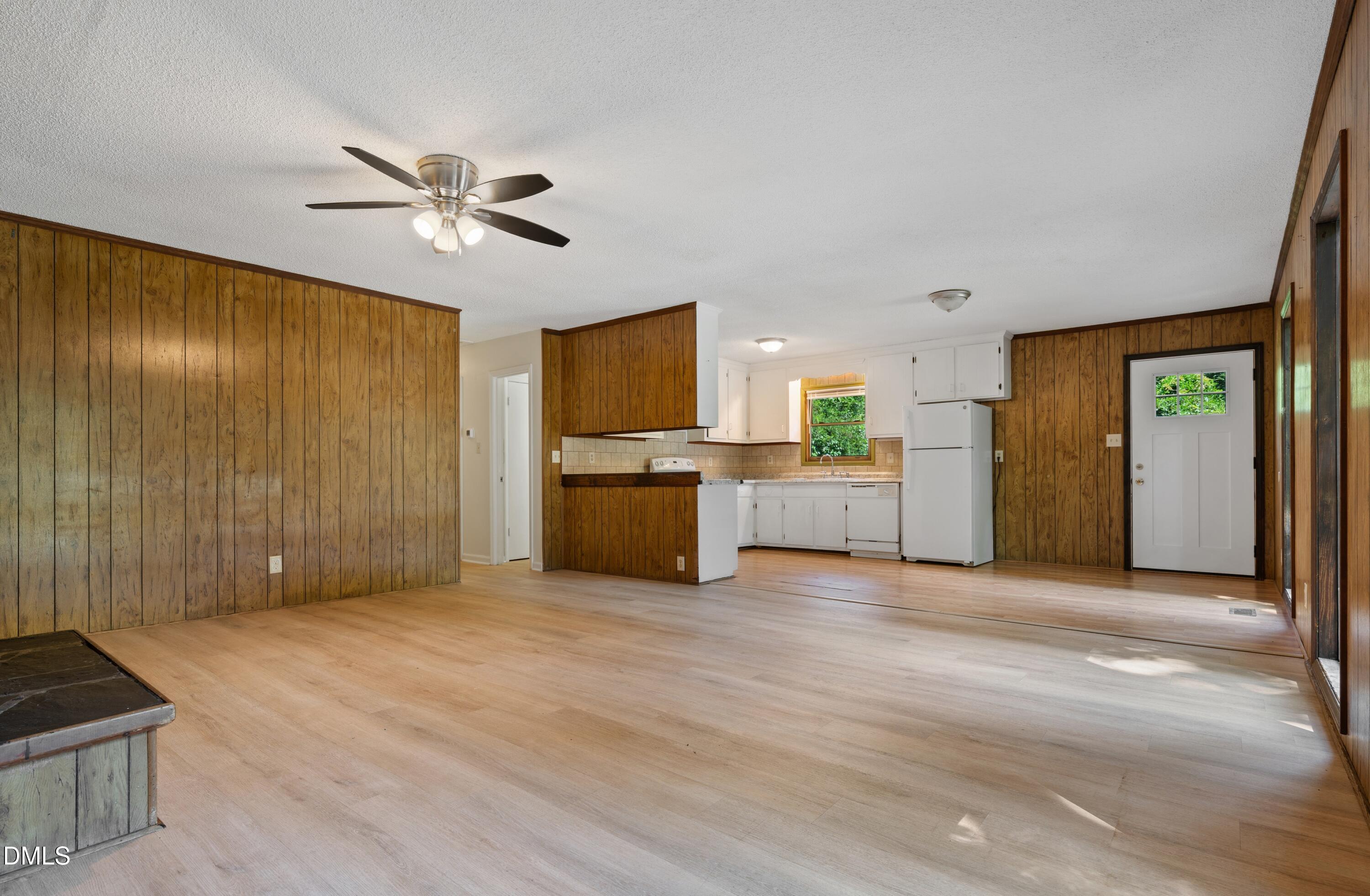 925 Fleming Drive Property Photo 4