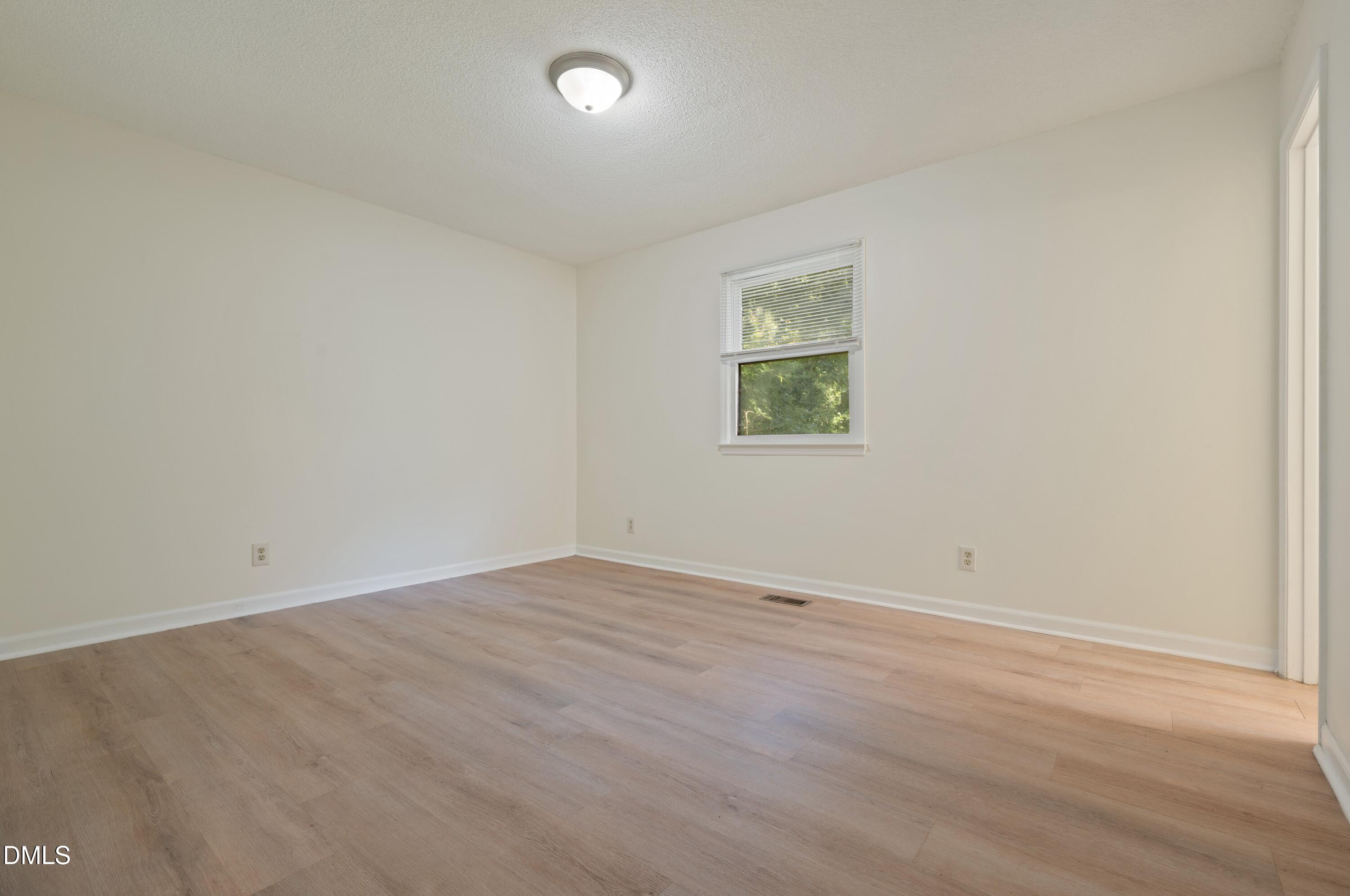 925 Fleming Drive Property Photo 8