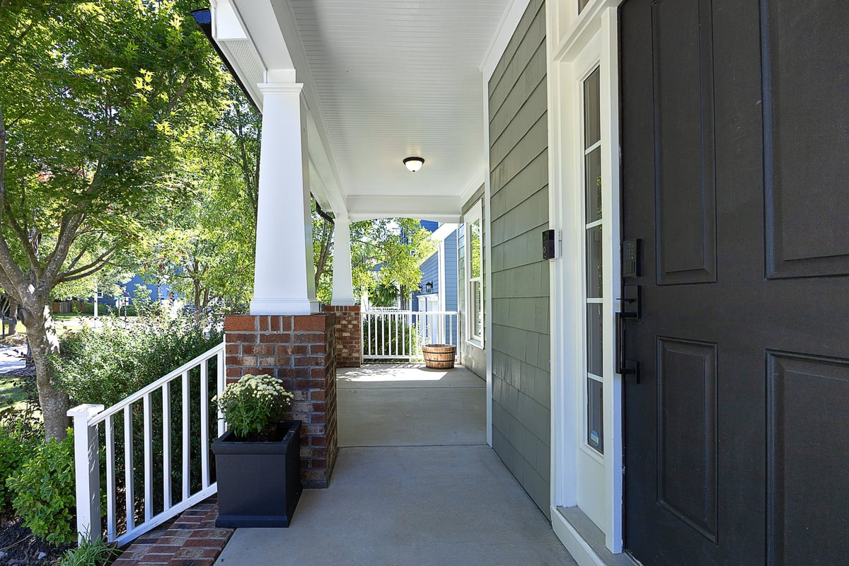 440 Edgepine Drive Property Photo 3