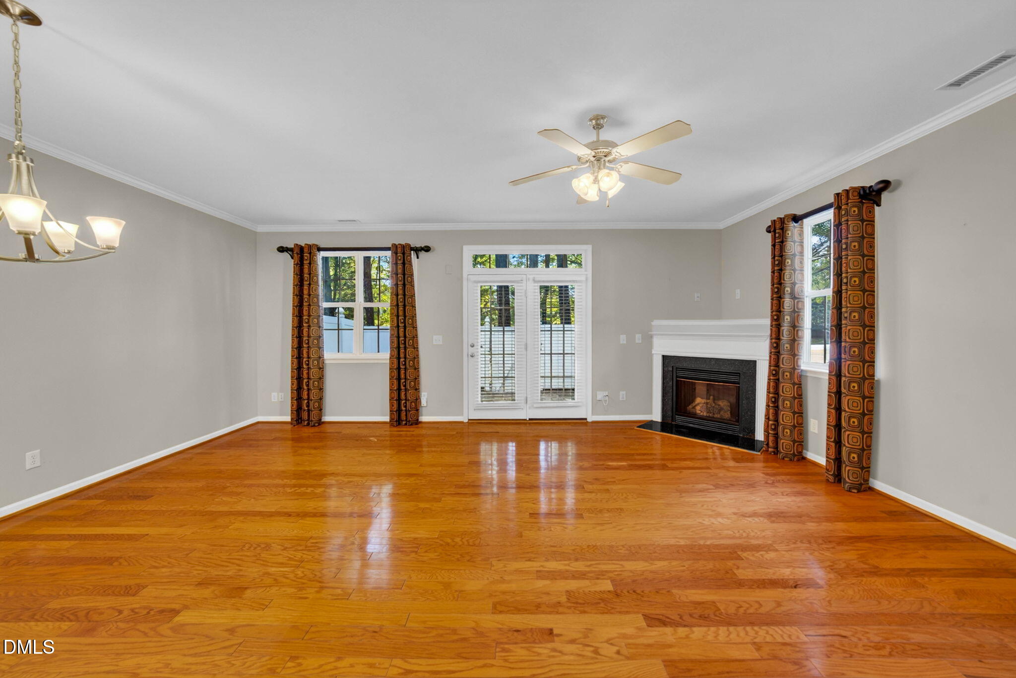 8255 Martello Lane Property Photo 4