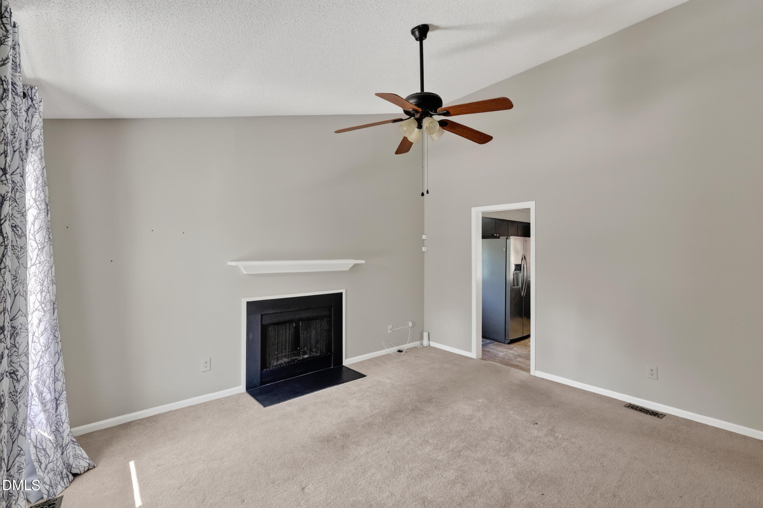 208 Crosspine Drive Property Photo 5