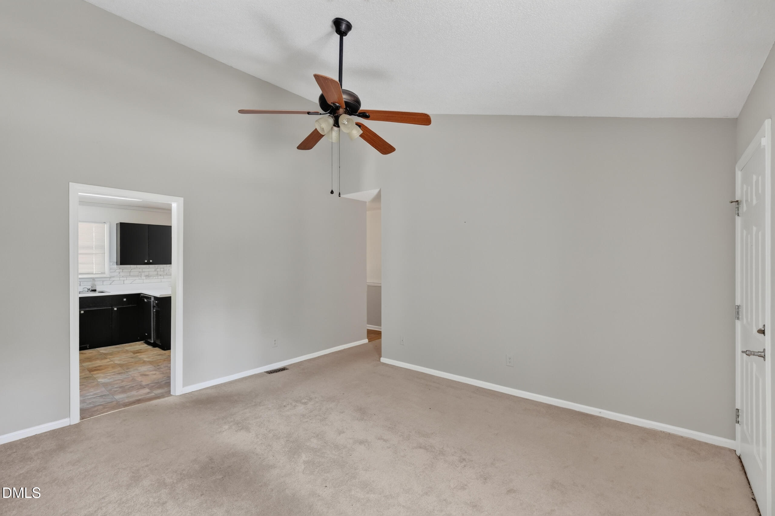 208 Crosspine Drive Property Photo 8