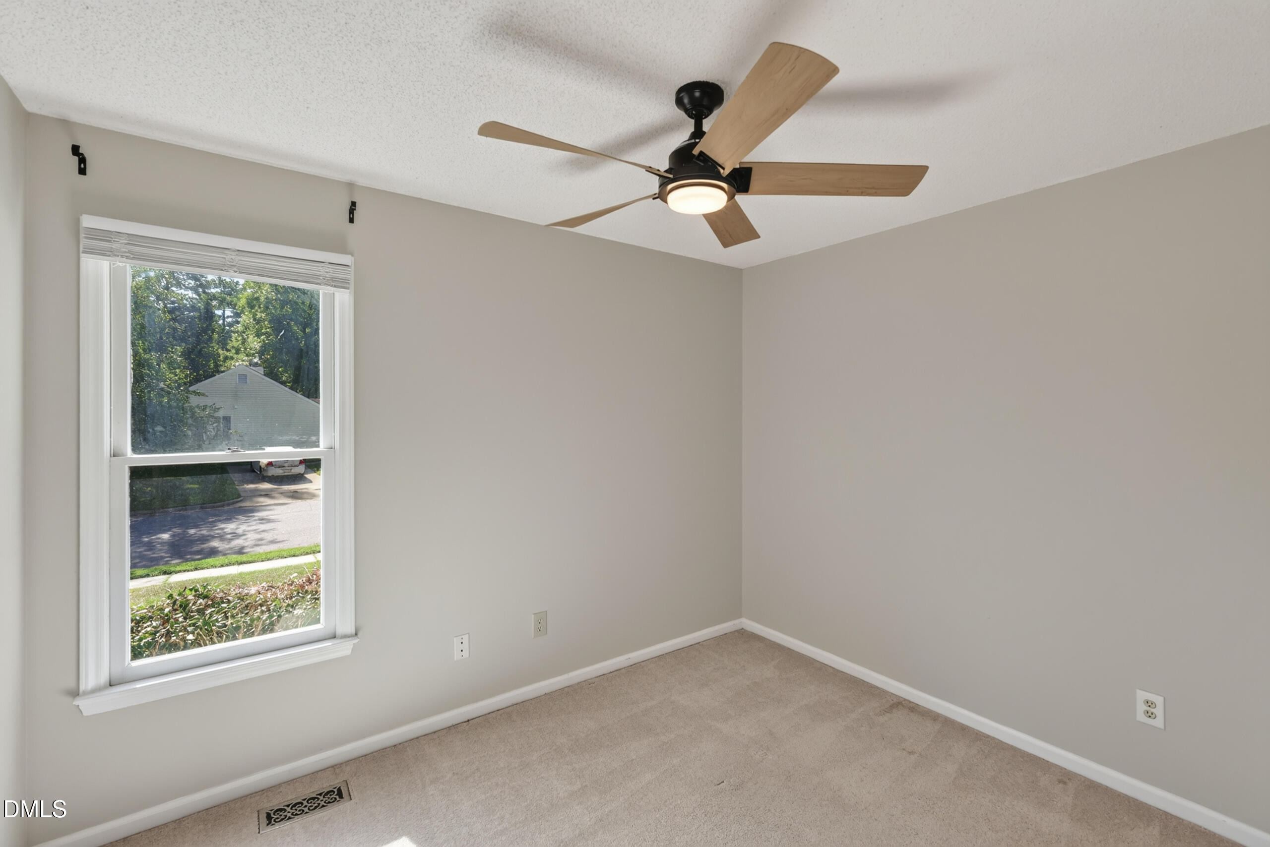 208 Crosspine Drive Property Photo 19