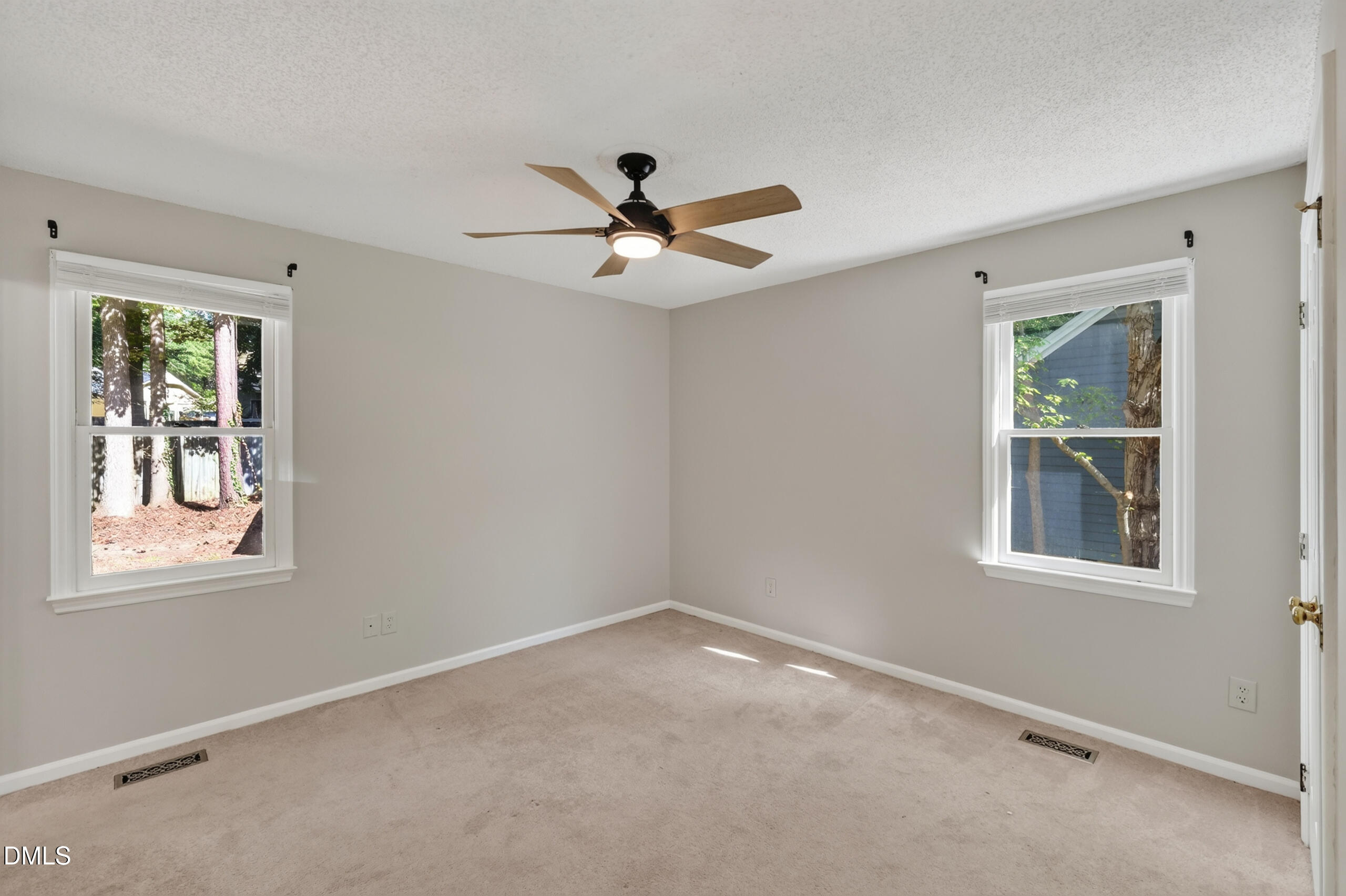 208 Crosspine Drive Property Photo 23