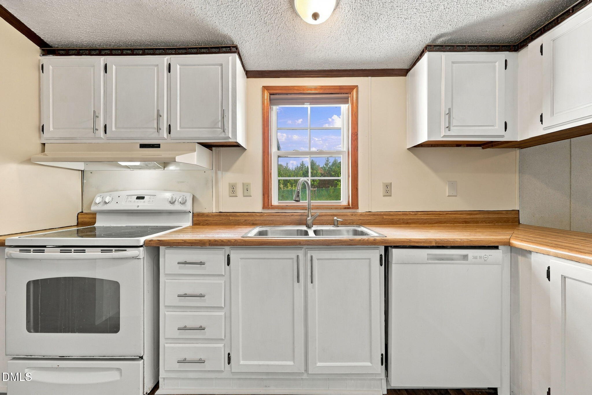 630 Southerland Road Property Photo 8