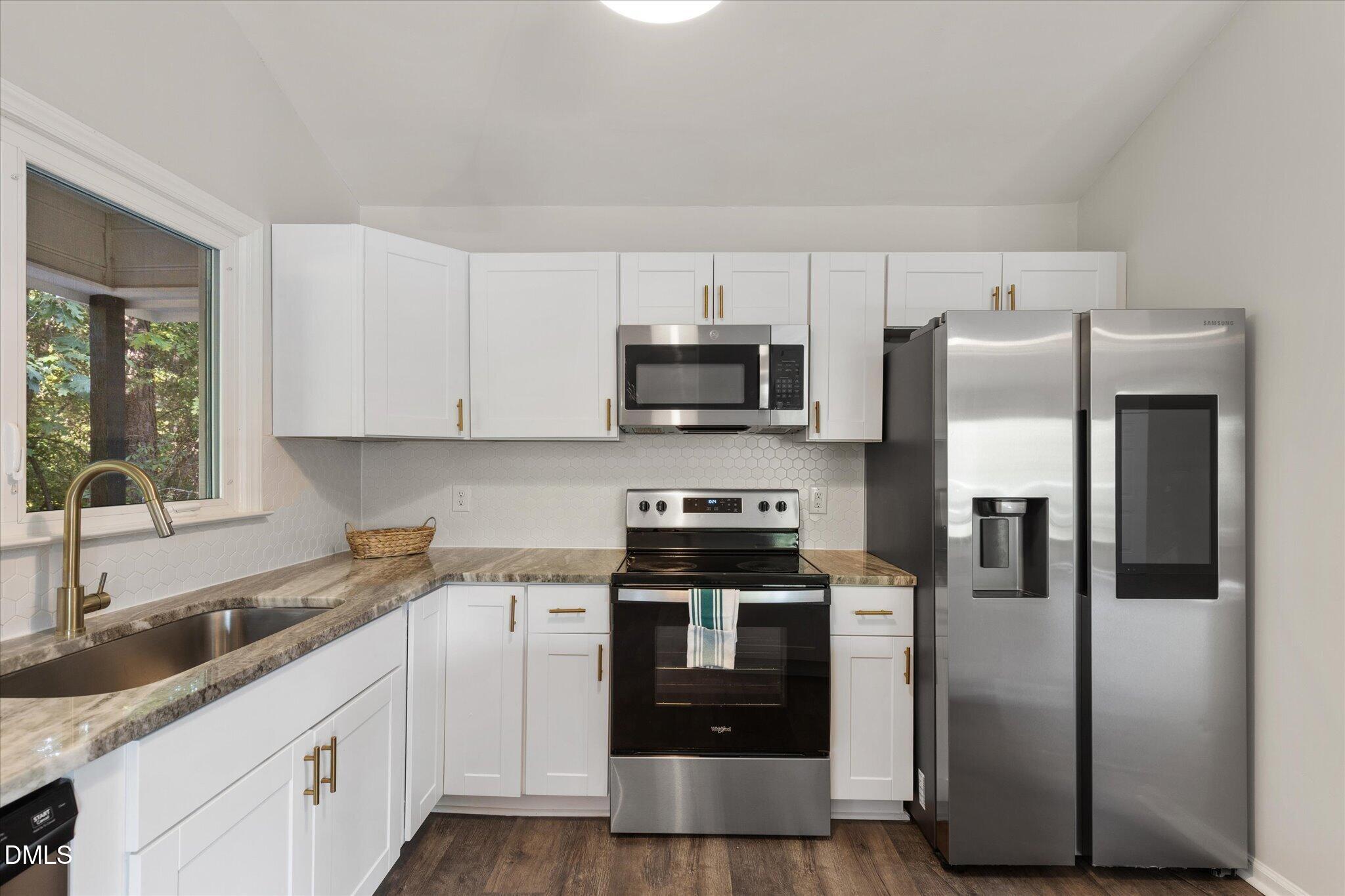 460 Dickens Drive Property Photo 4