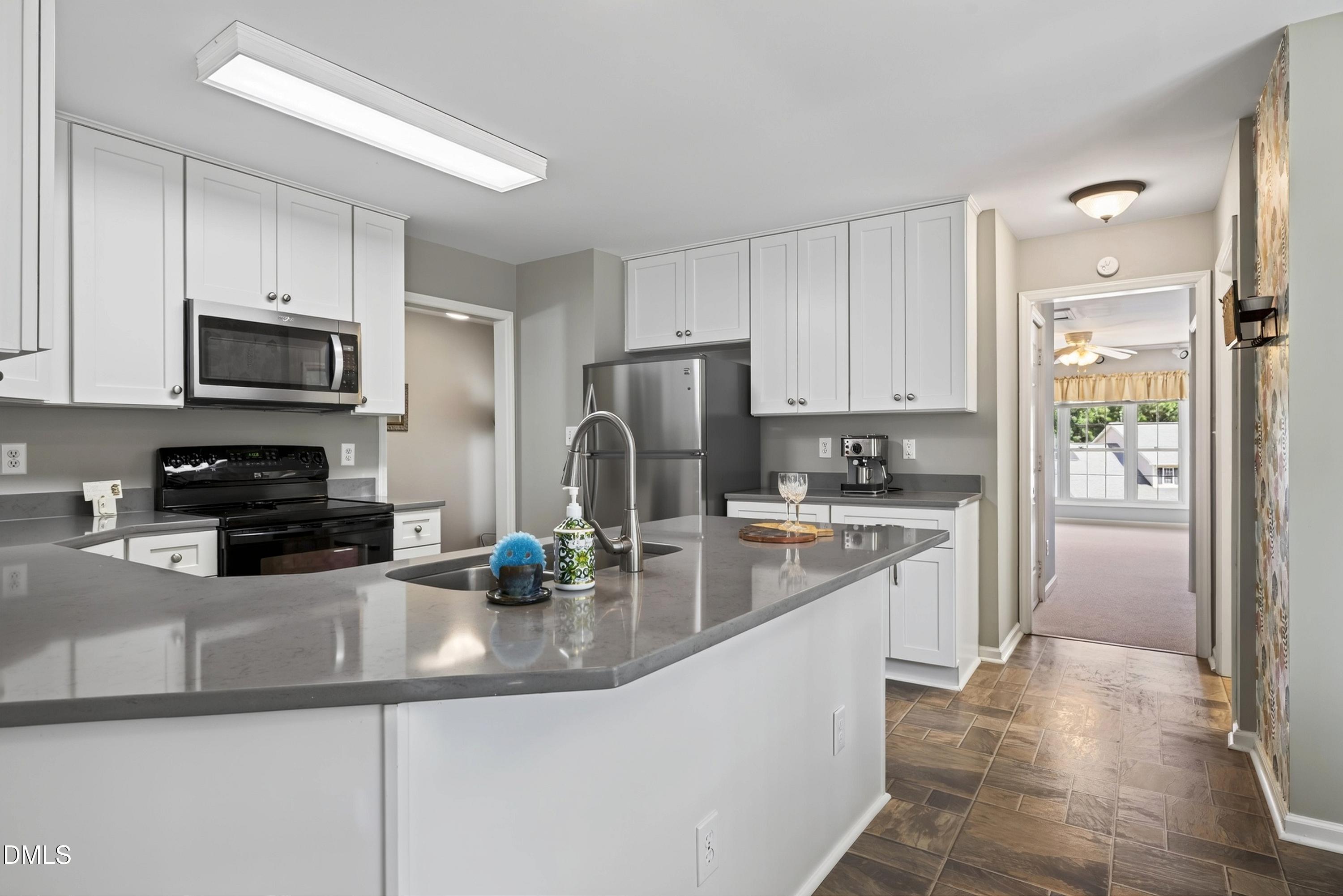 2312 Maplegreen Lane Property Photo 17