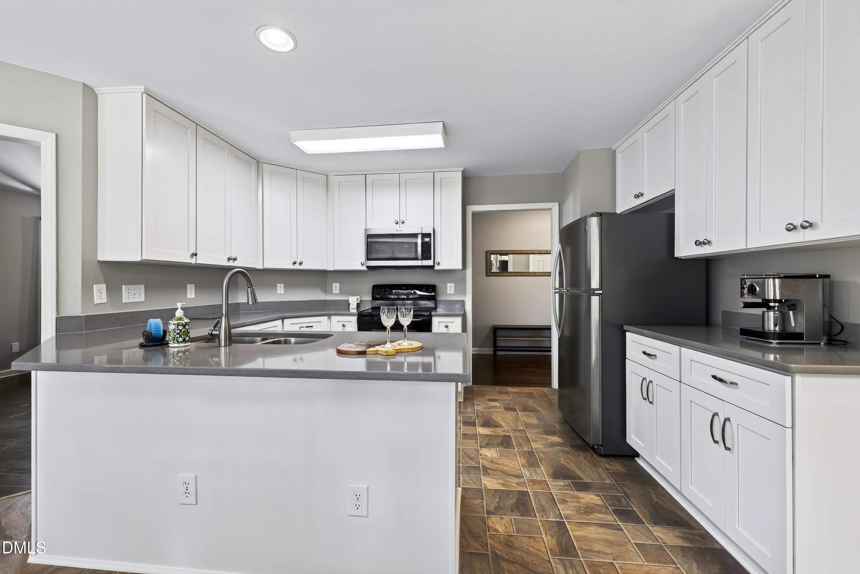 2312 Maplegreen Lane Property Photo 18