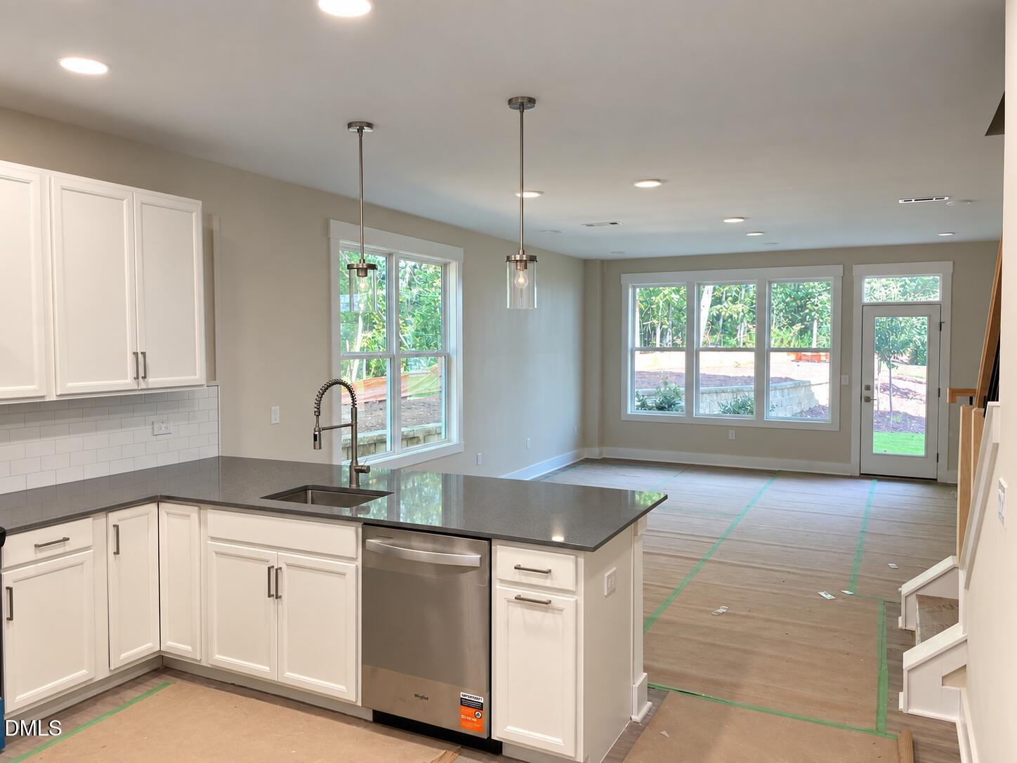 613 Cable Court Property Photo 4