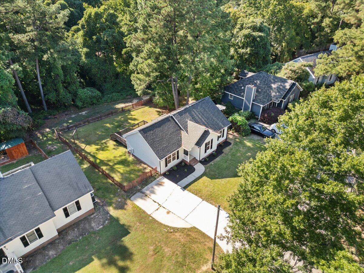 3613 Castlegate Drive Property Photo 5