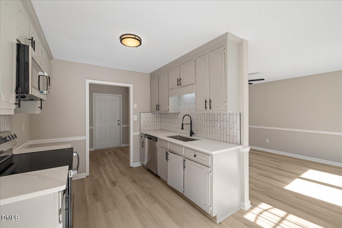 3613 Castlegate Drive Property Photo 14