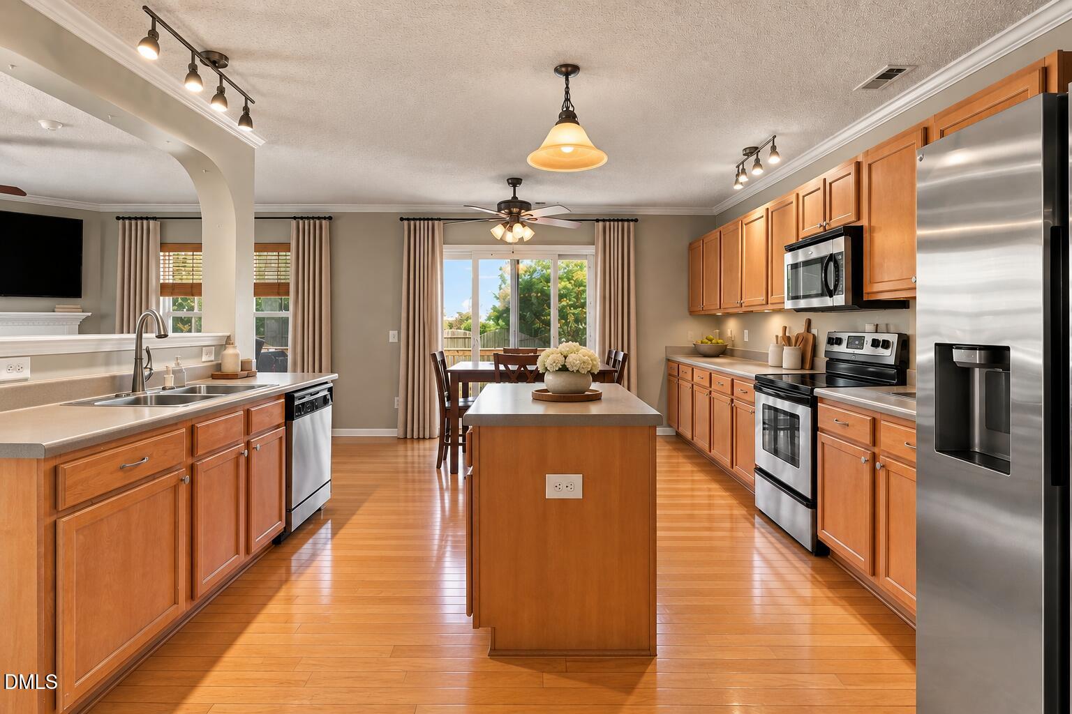 1202 Summerfield Lane E Property Photo 1