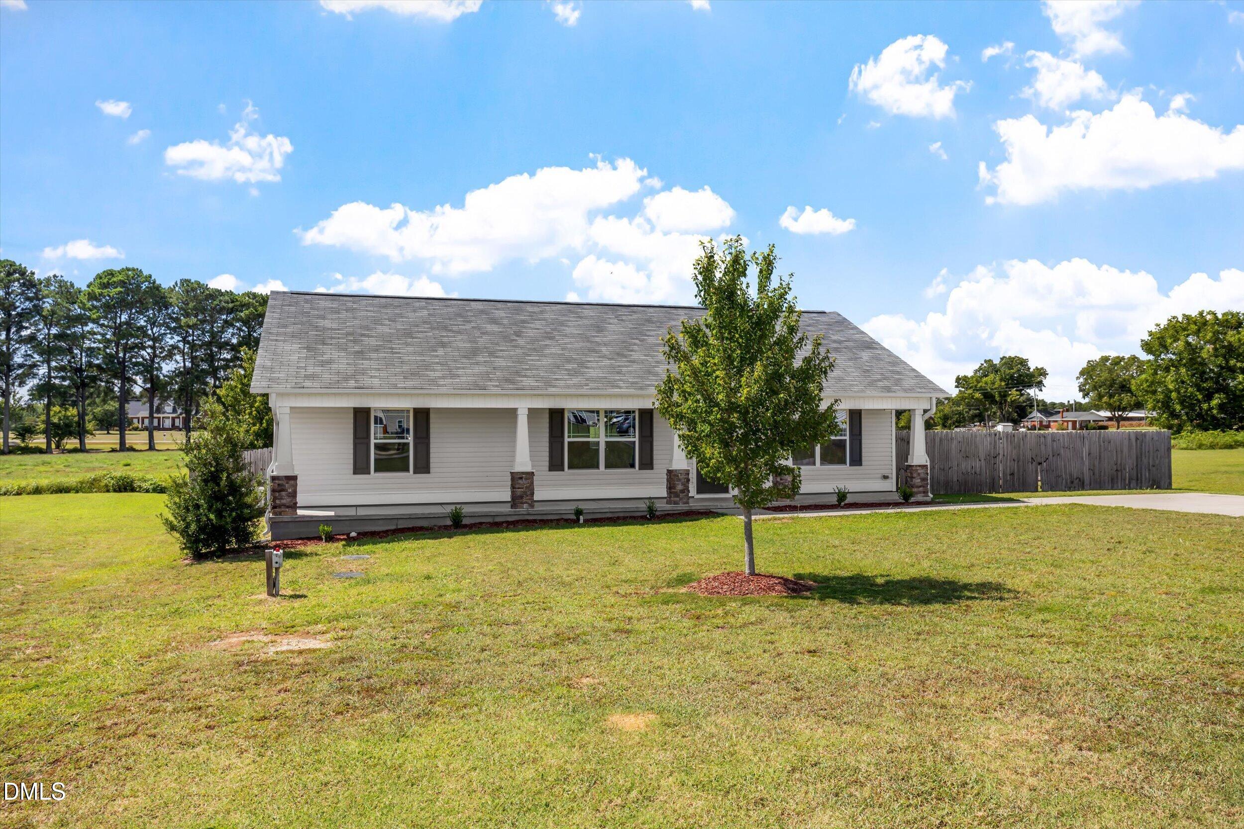 140 Denning Farms Lane Property Photo 2
