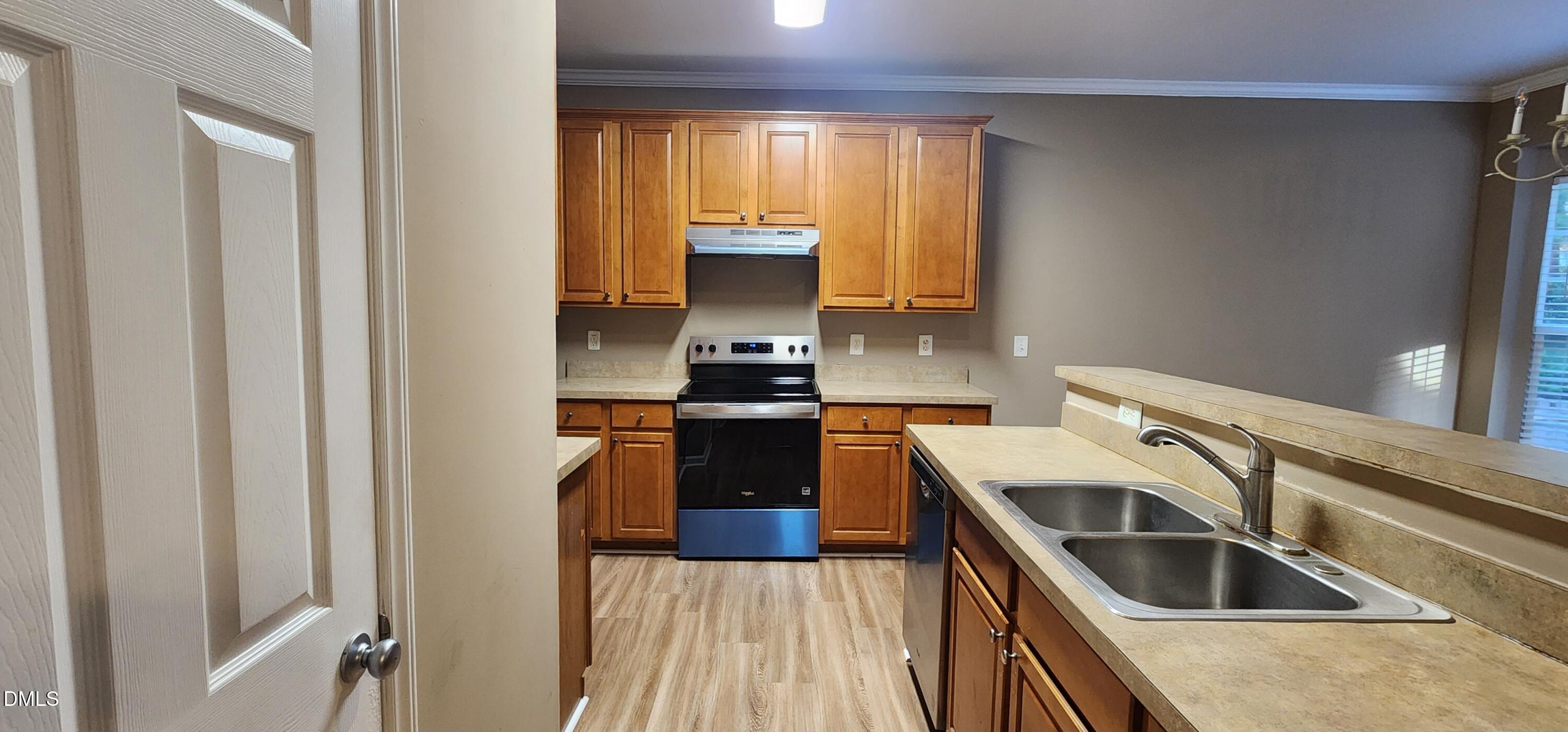 8427 Tie Stone Way Property Photo 6