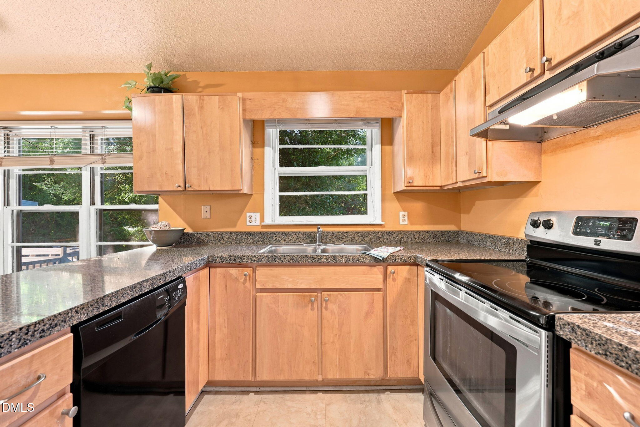 4904 Brookhurst Place Property Photo 17