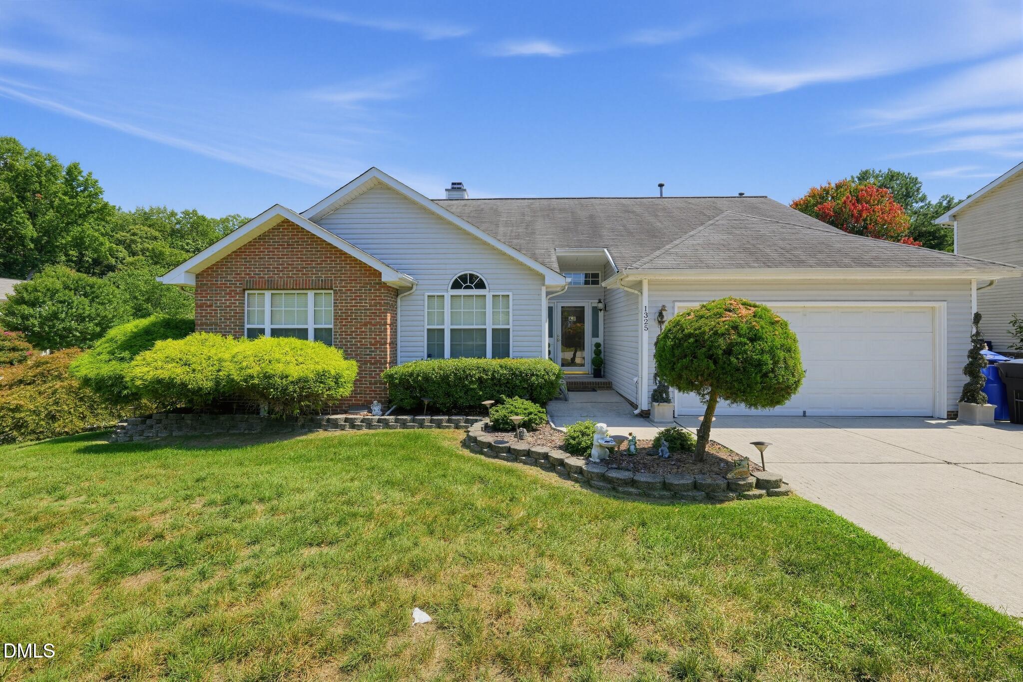 1325 Kendallwood Drive Property Photo 1