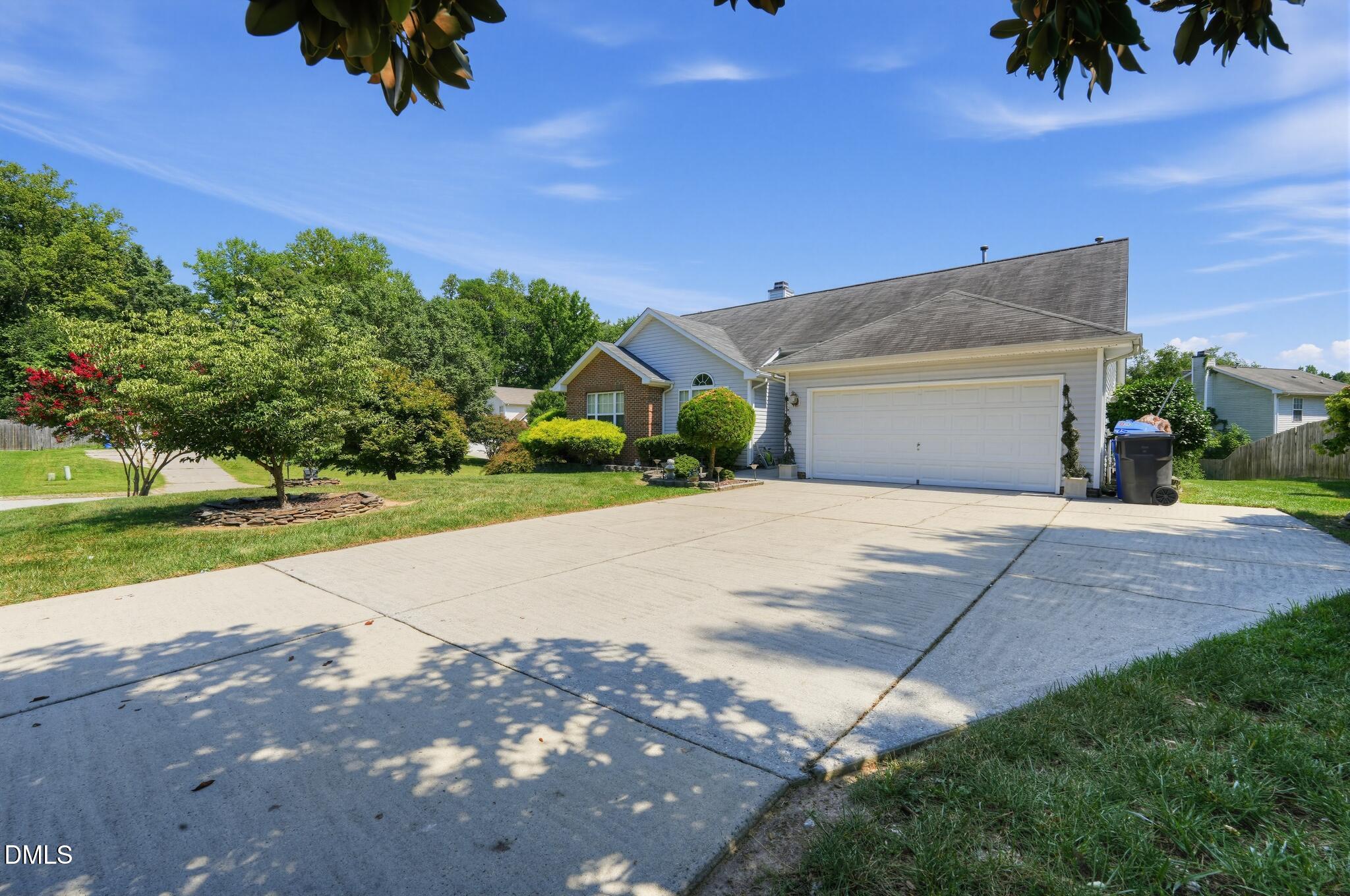 1325 Kendallwood Drive Property Photo 2