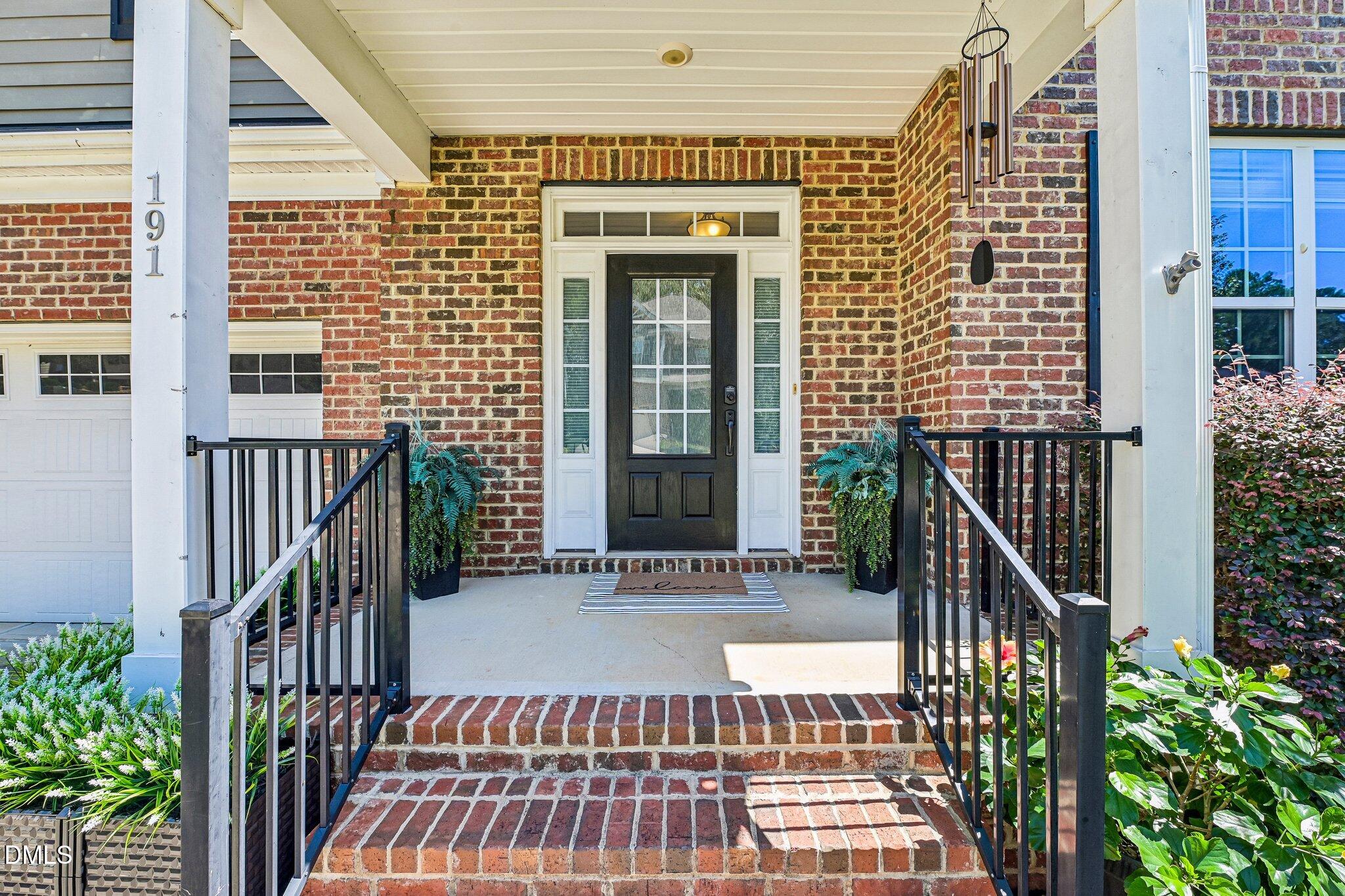 191 Chatsworth Lane Property Photo 3