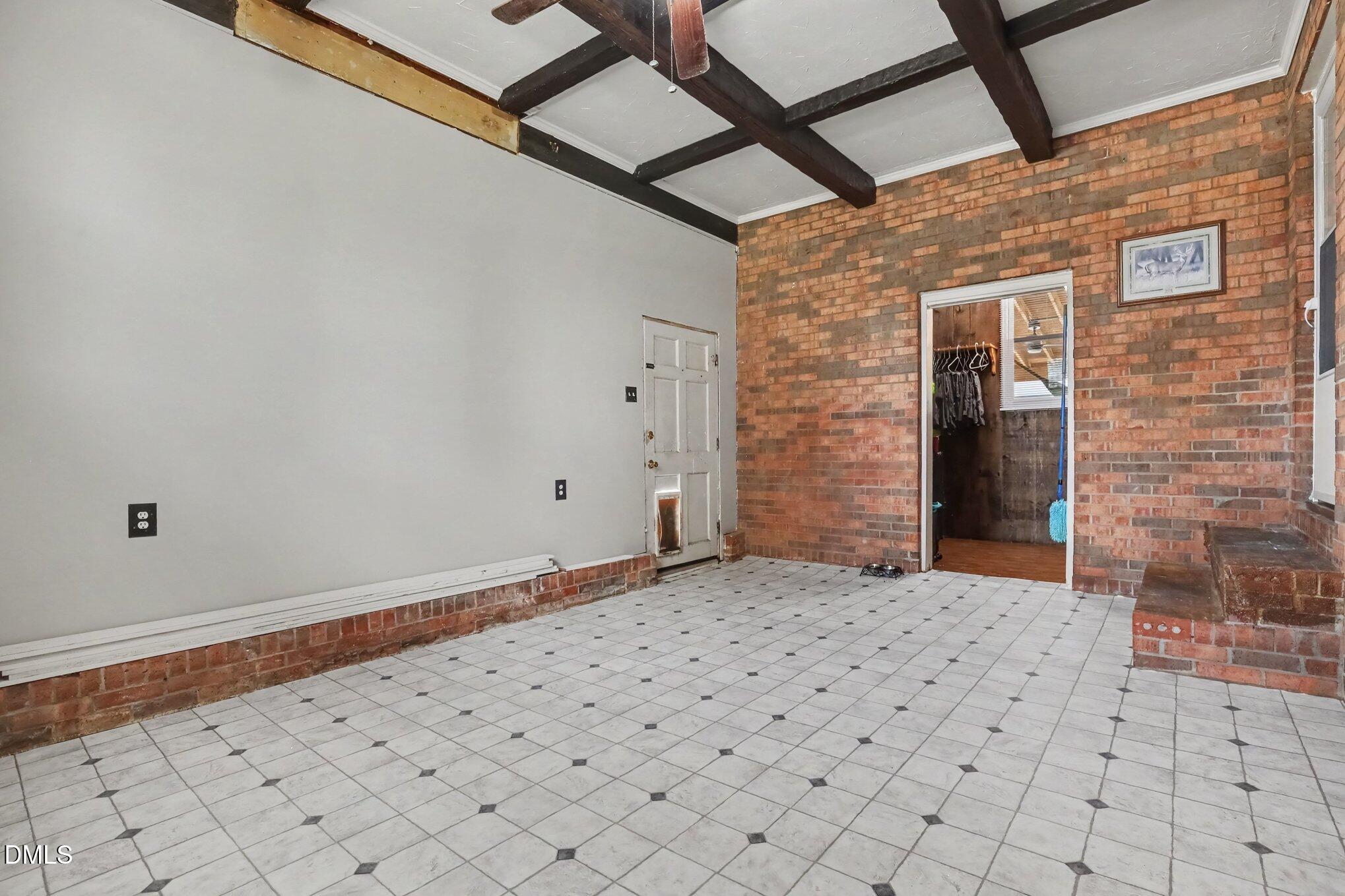 200 Paceville Road Property Photo 10