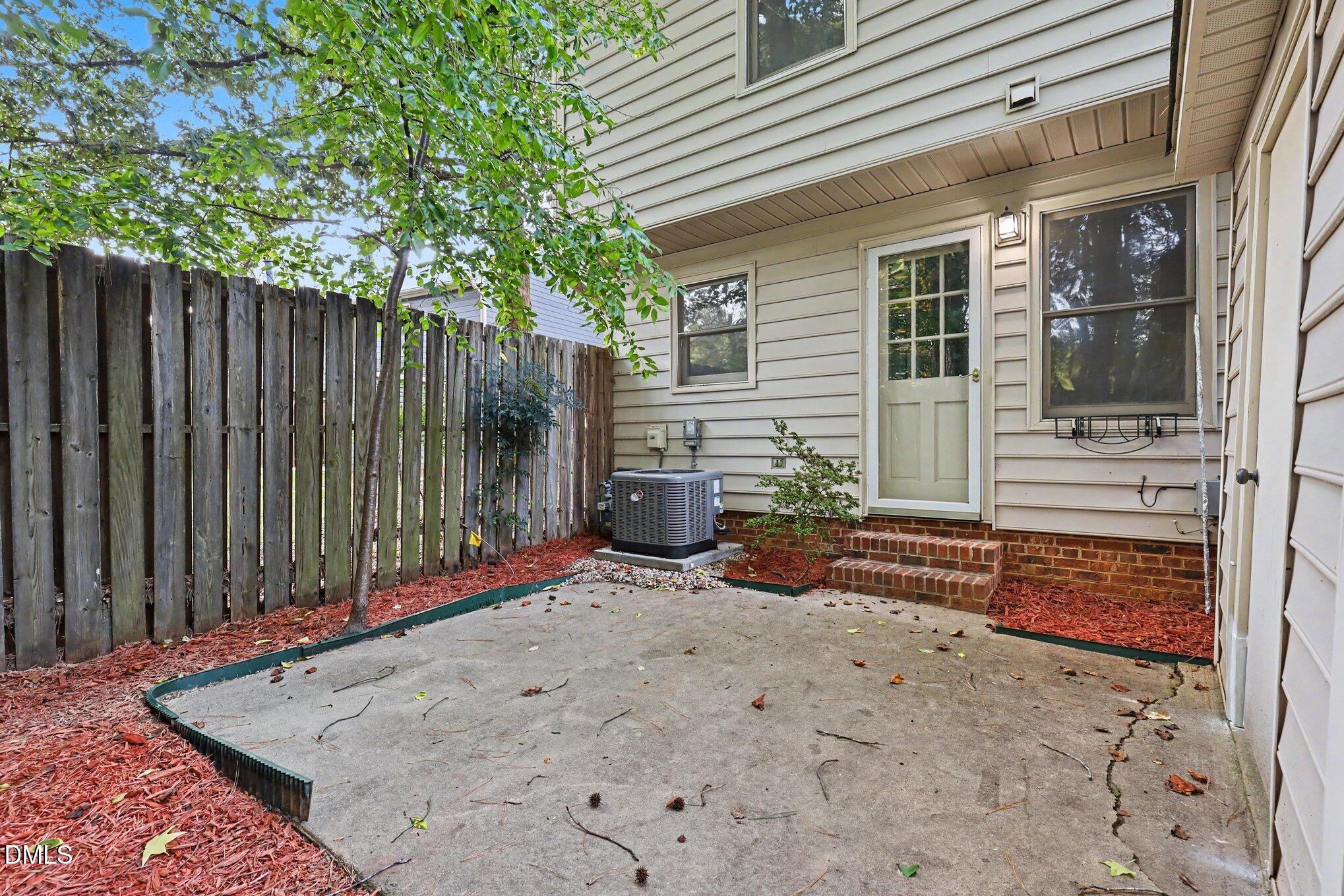 5617 Hamstead Crossing Property Photo 19
