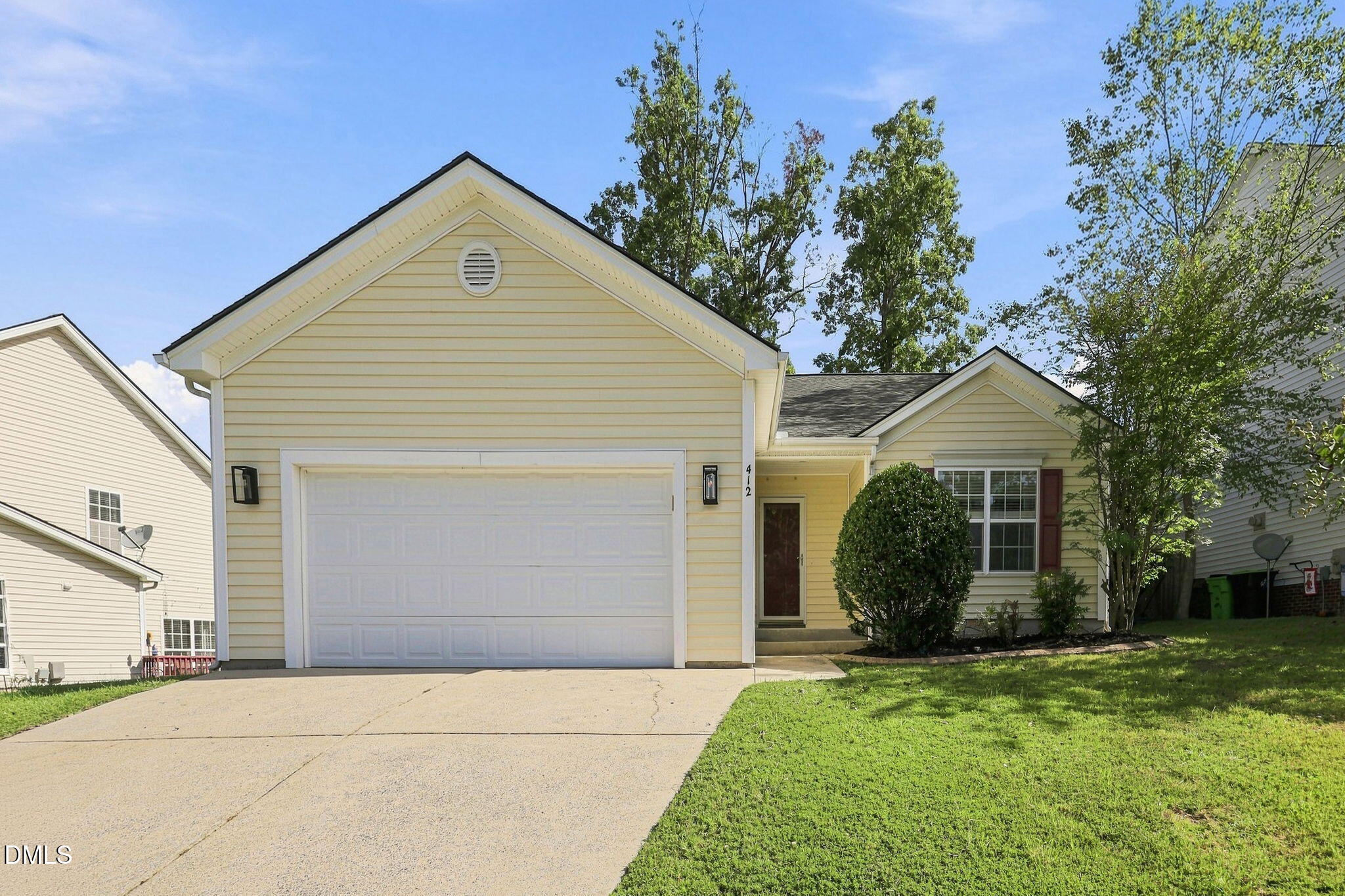 412 Holly Thorn Trace Property Photo 1