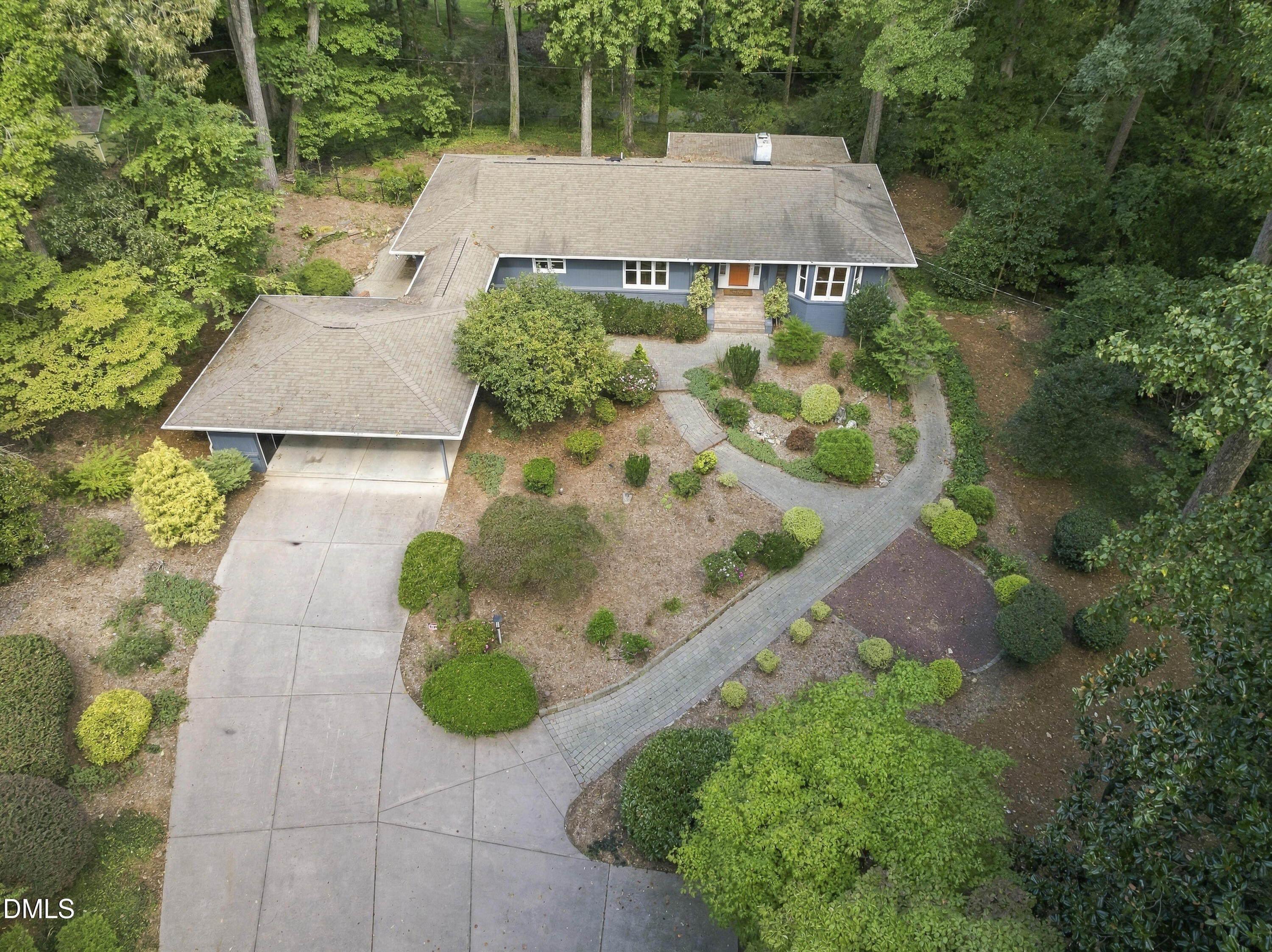 1126 Sourwood Drive Property Photo 1
