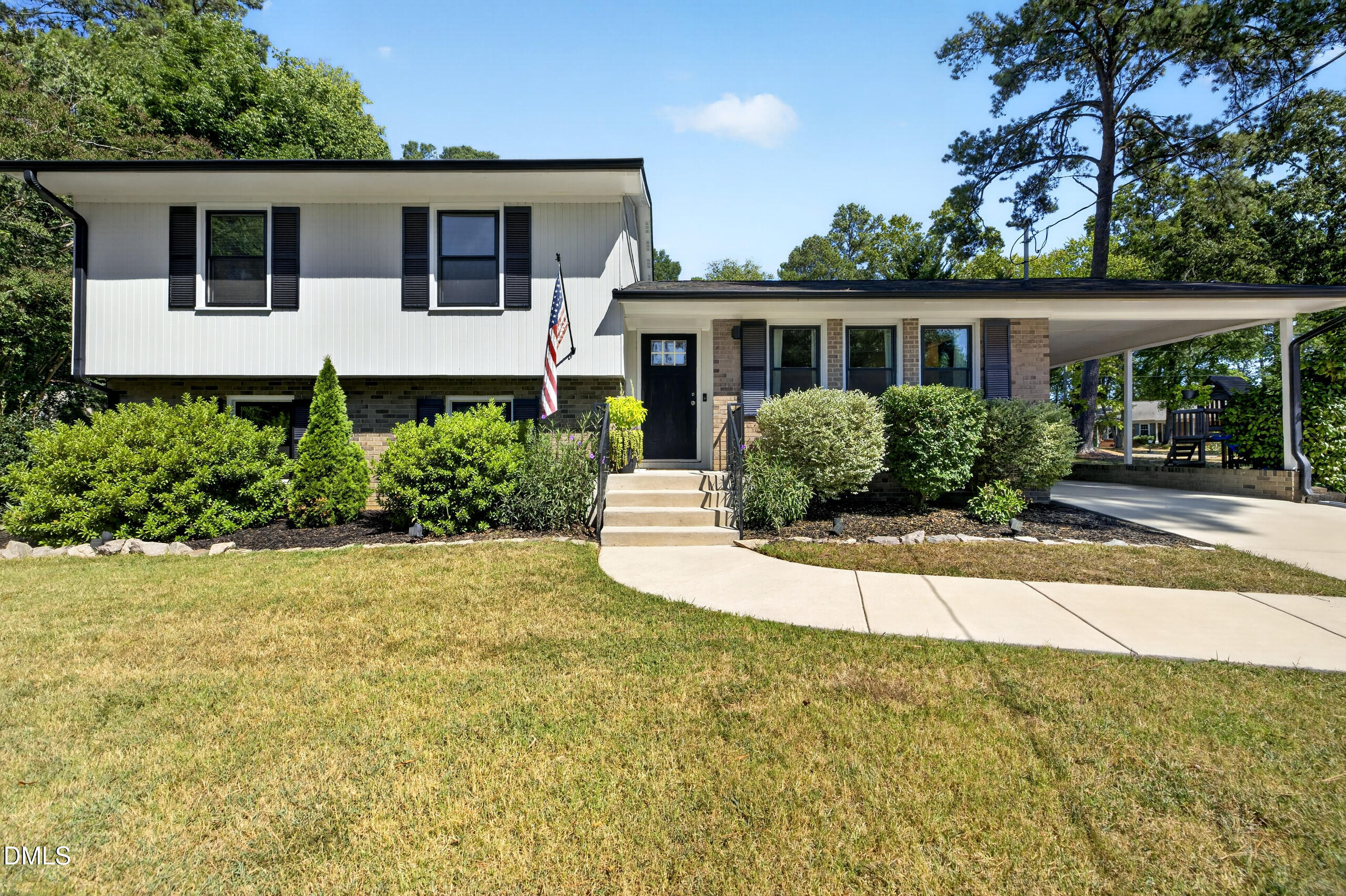 1403 Maple Avenue Property Photo 2