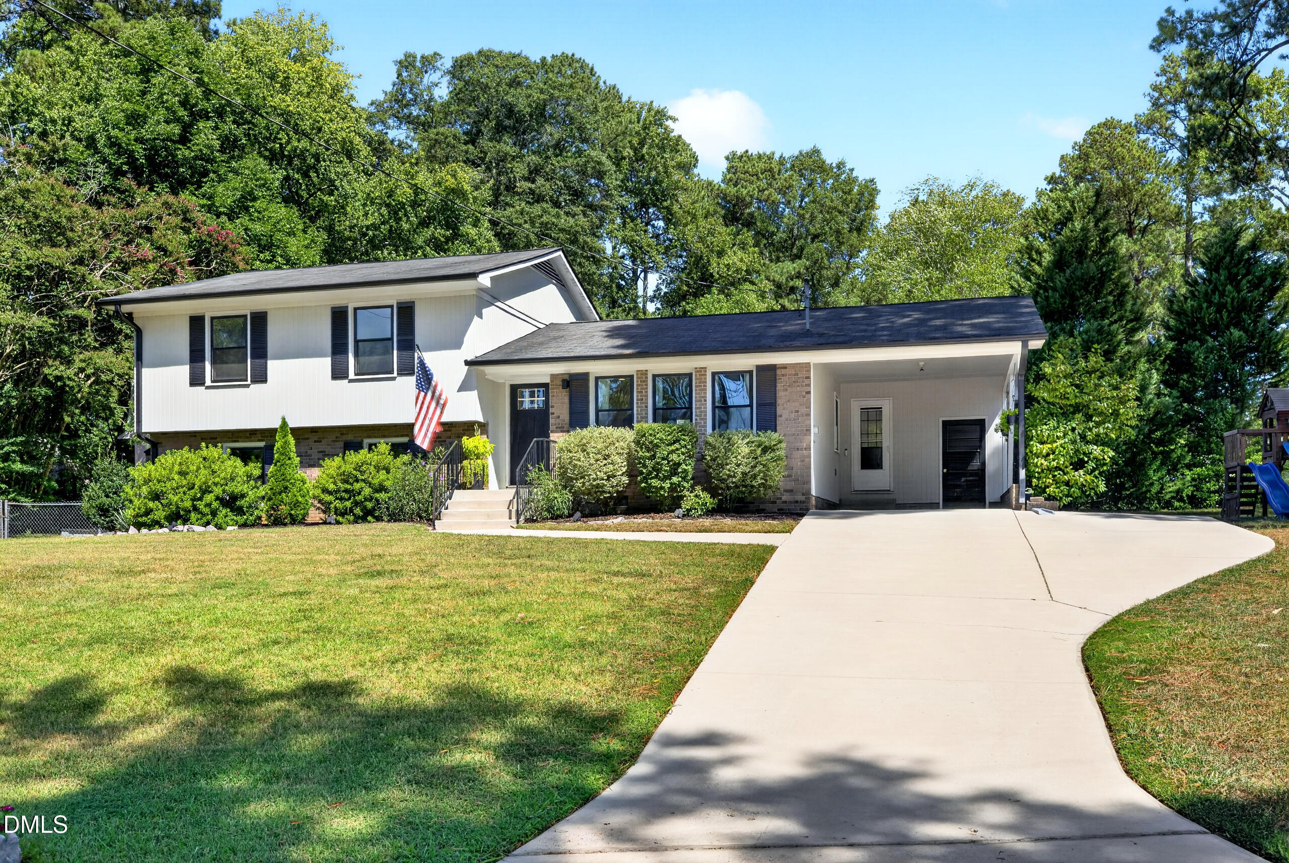 1403 Maple Avenue Property Photo 4