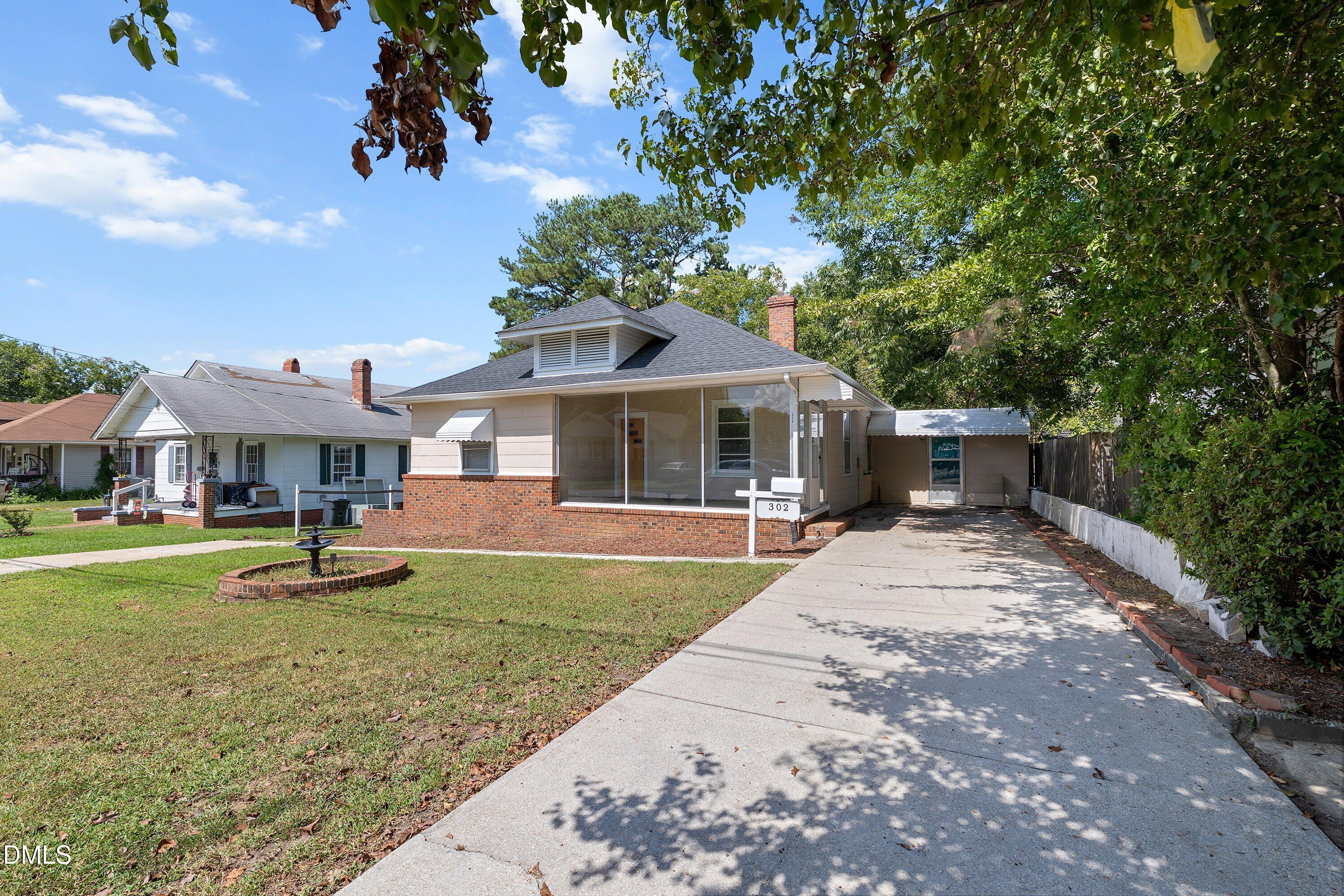 302 W E Street Property Photo 2
