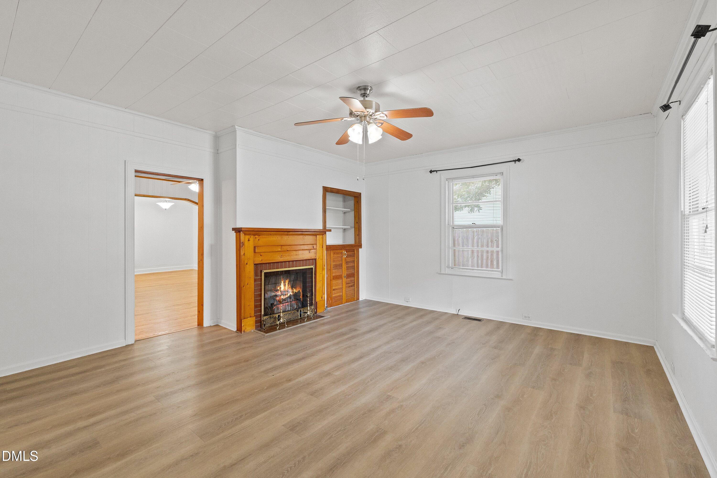 302 W E Street Property Photo 3