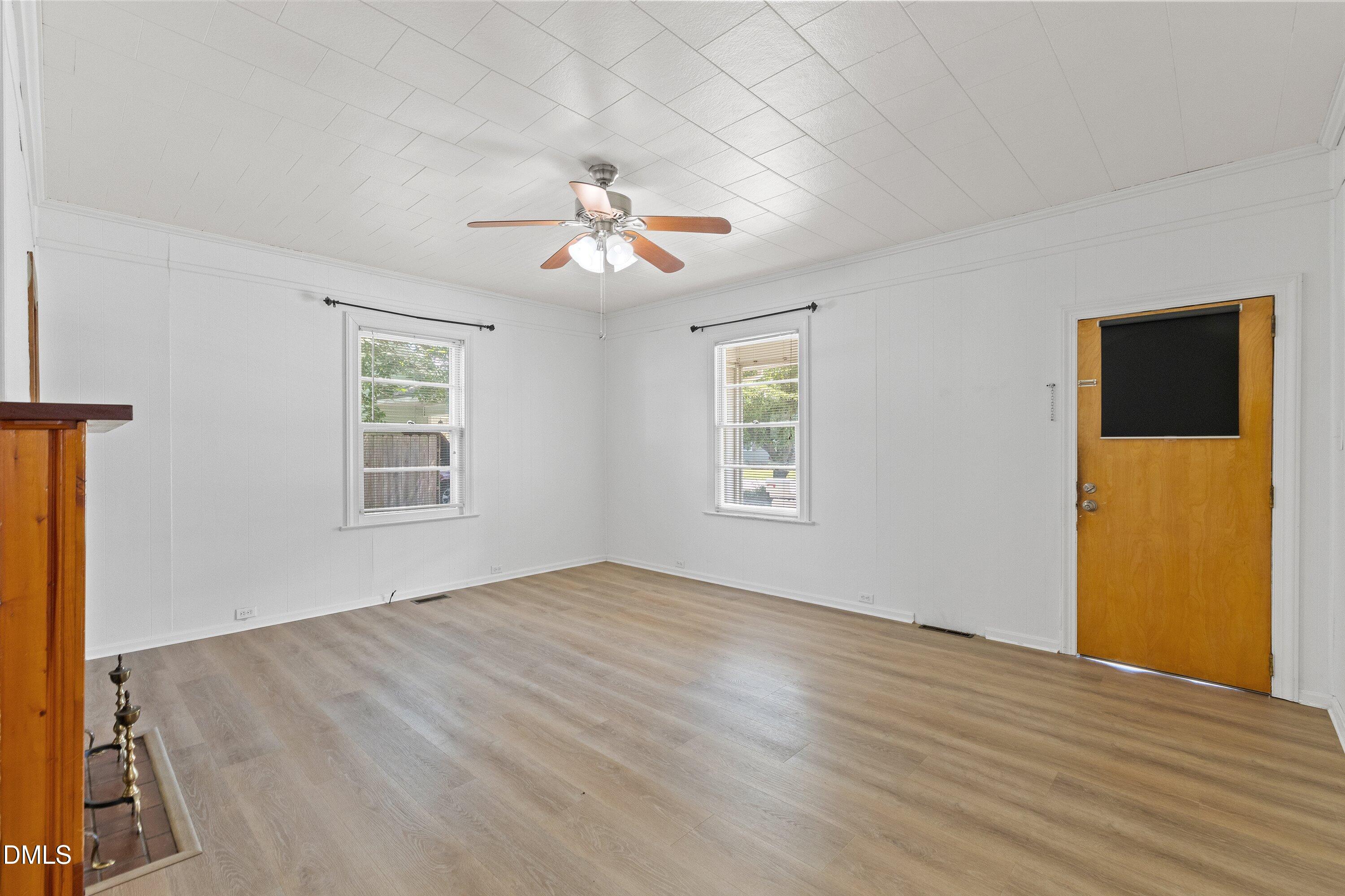 302 W E Street Property Photo 4