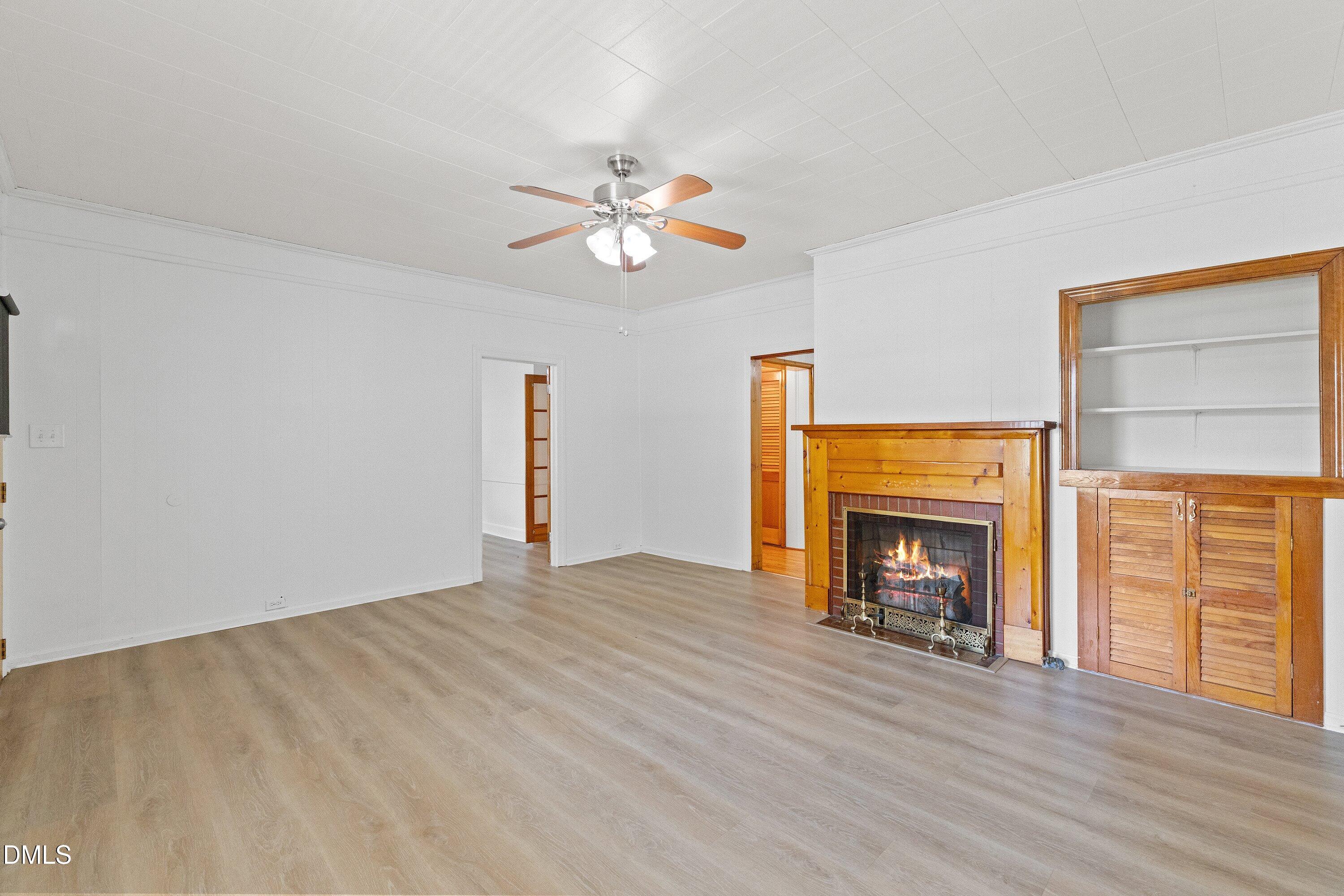 302 W E Street Property Photo 5