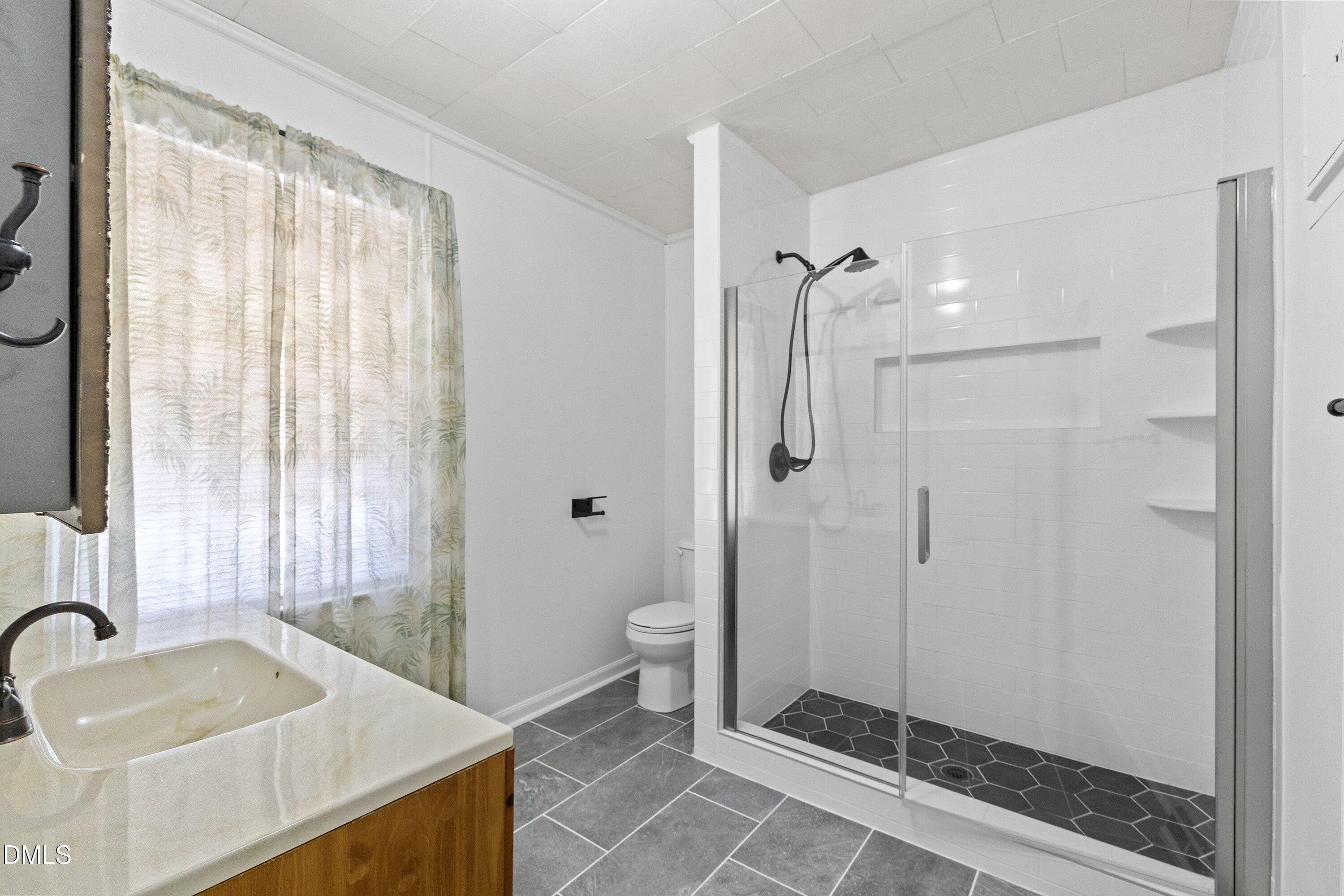 302 W E Street Property Photo 9