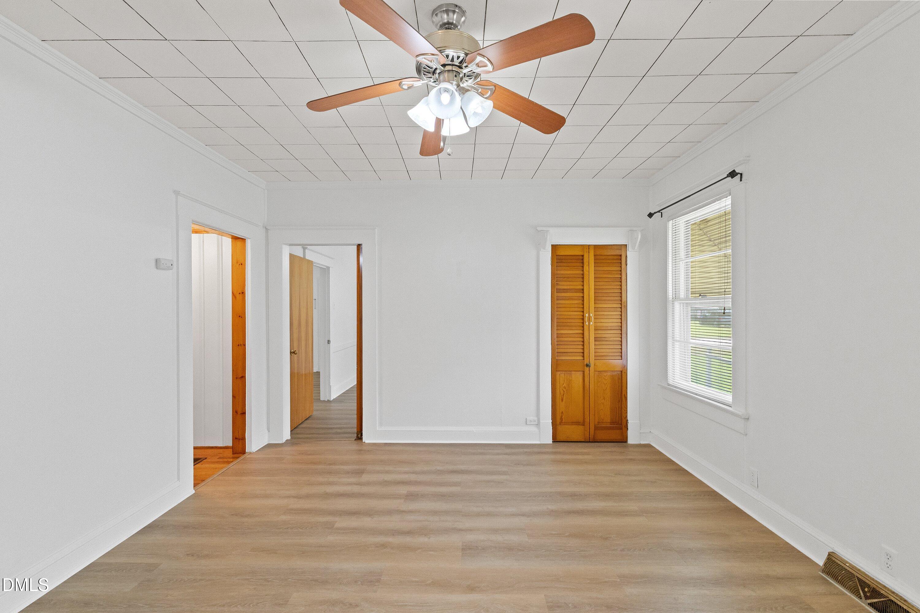 302 W E Street Property Photo 15