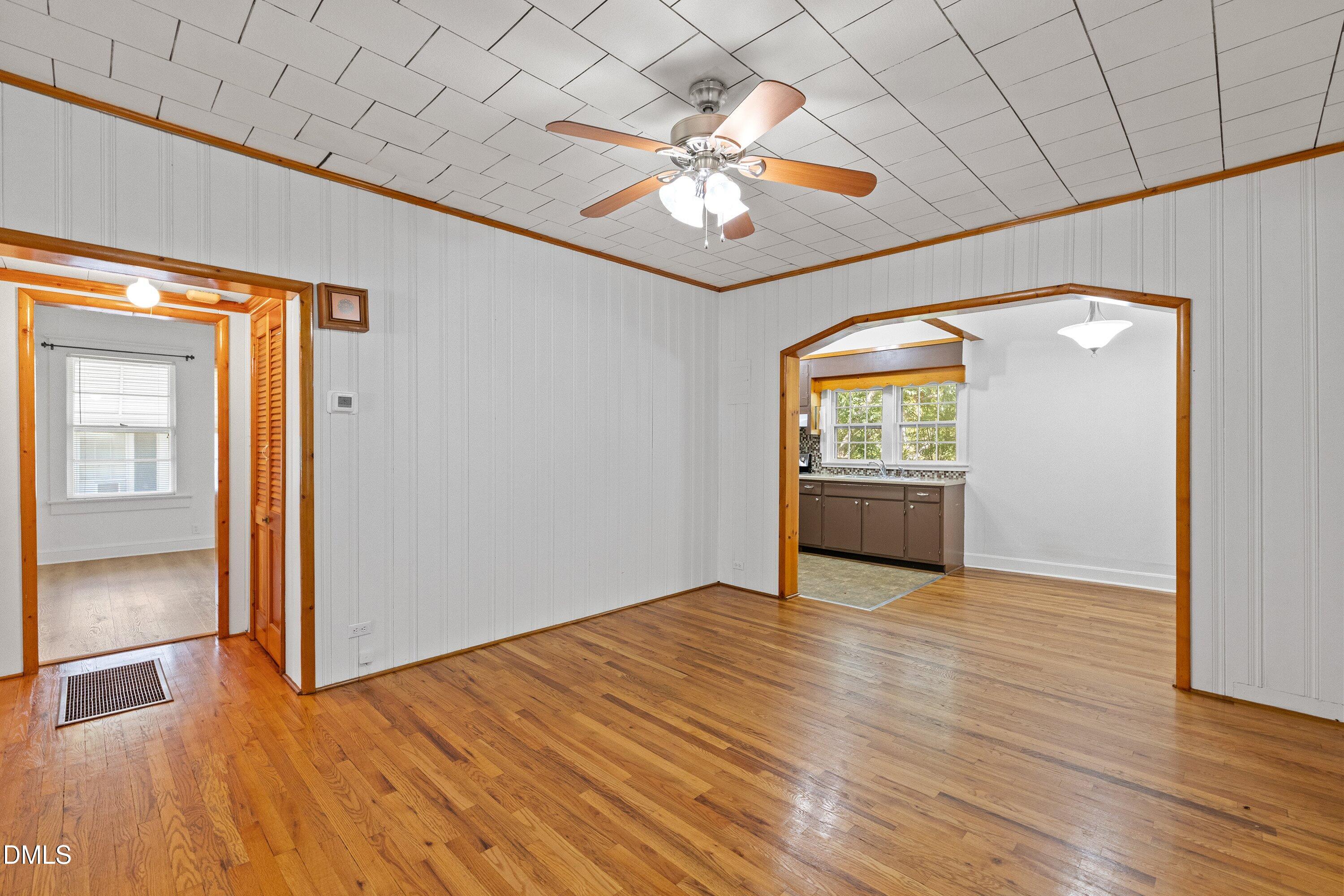 302 W E Street Property Photo 21