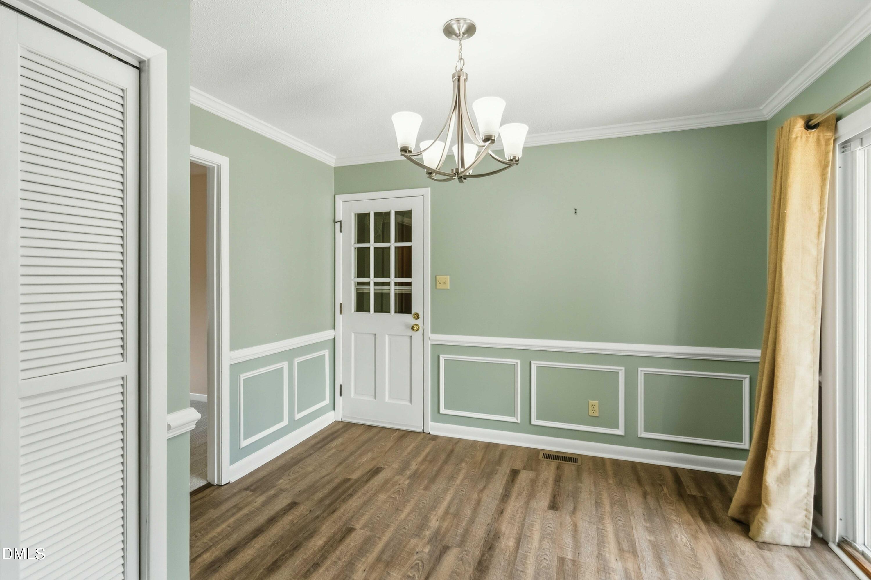 1600 Edgebrook Drive Property Photo 12