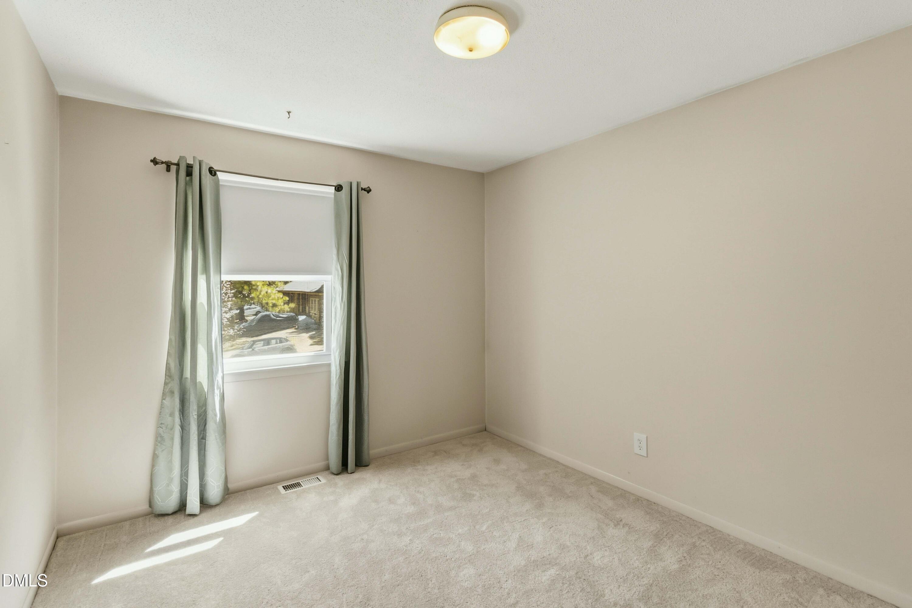 1600 Edgebrook Drive Property Photo 14
