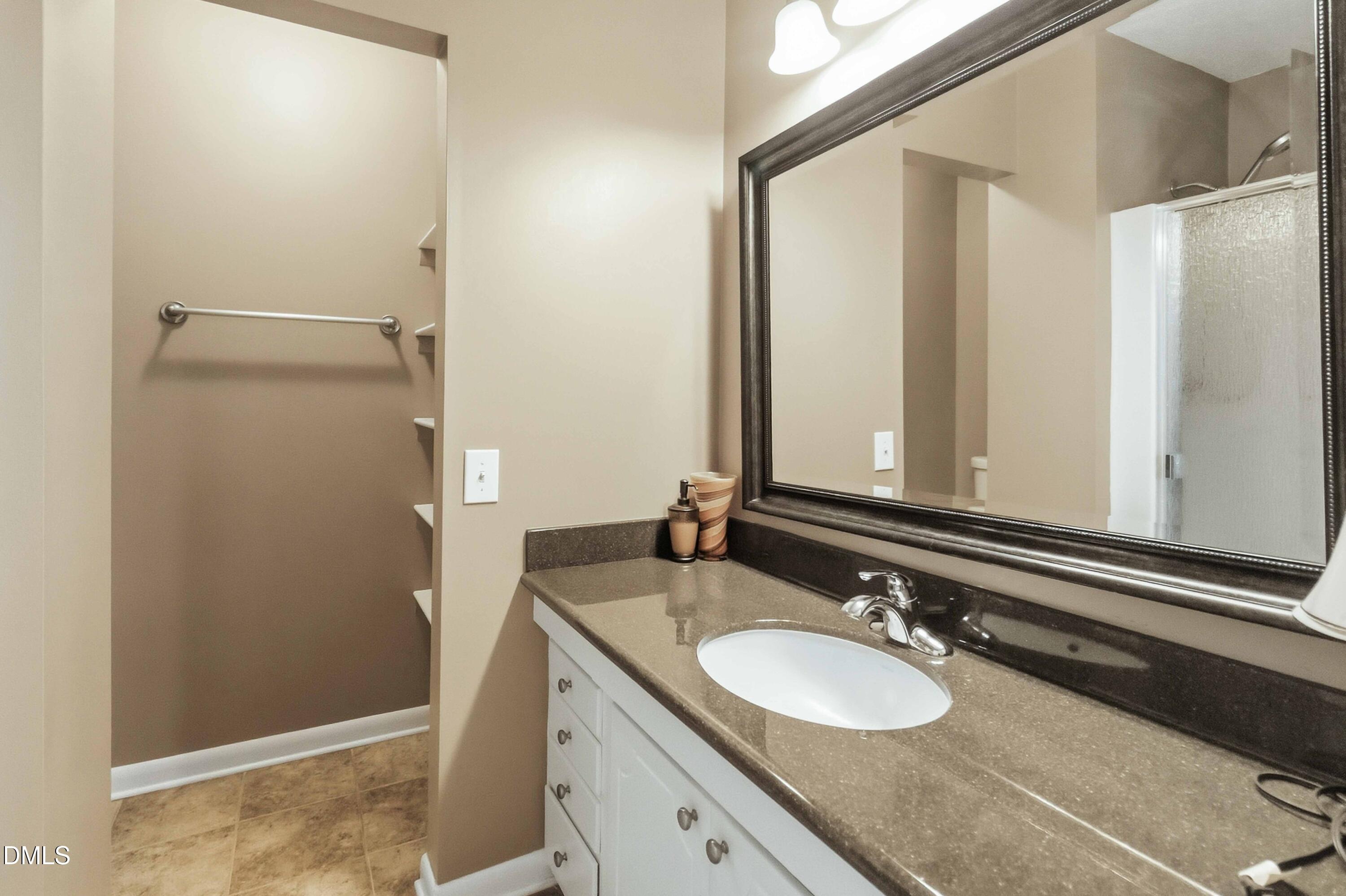 1600 Edgebrook Drive Property Photo 18
