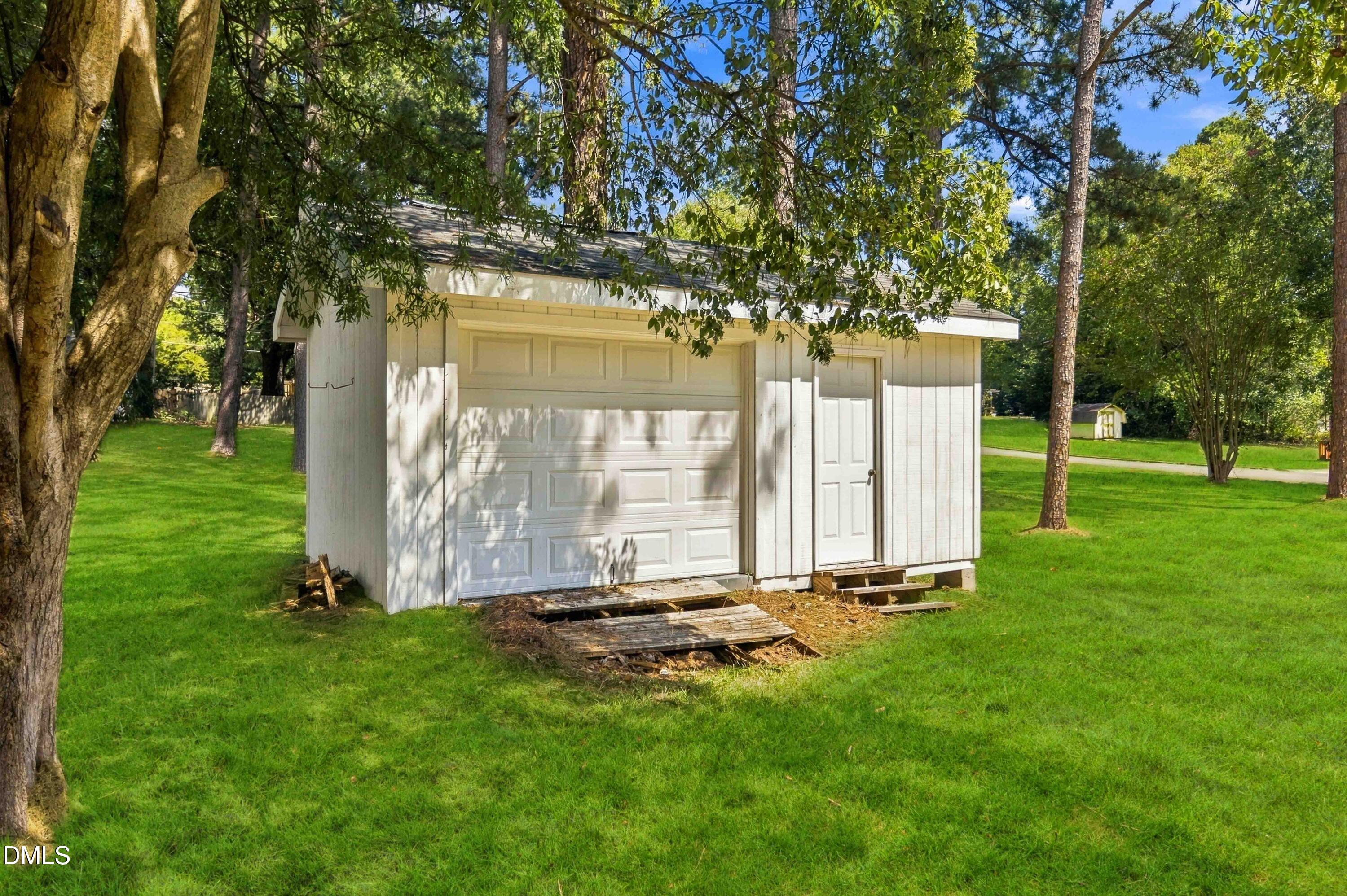 1600 Edgebrook Drive Property Photo 31