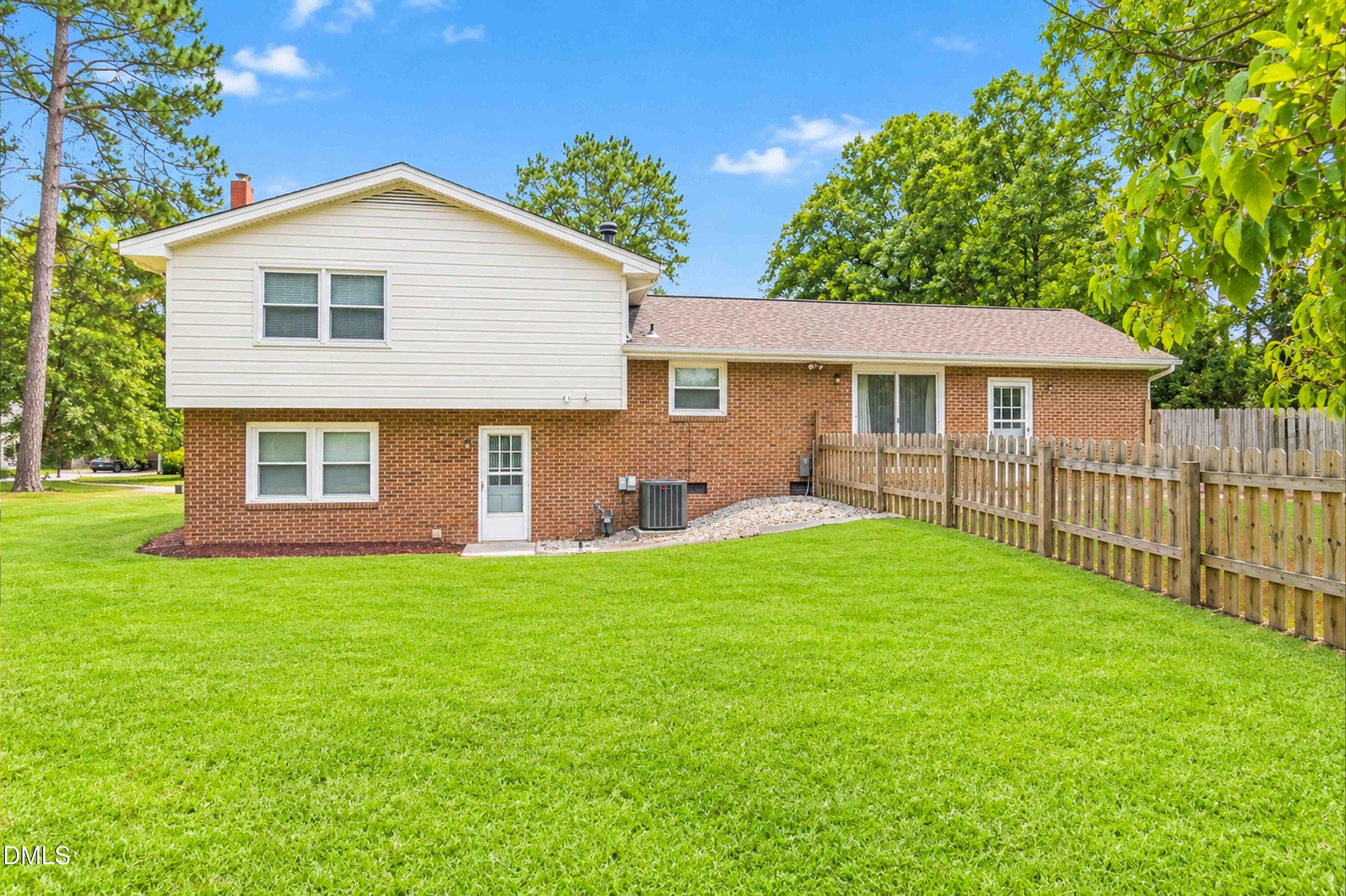 1600 Edgebrook Drive Property Photo 33