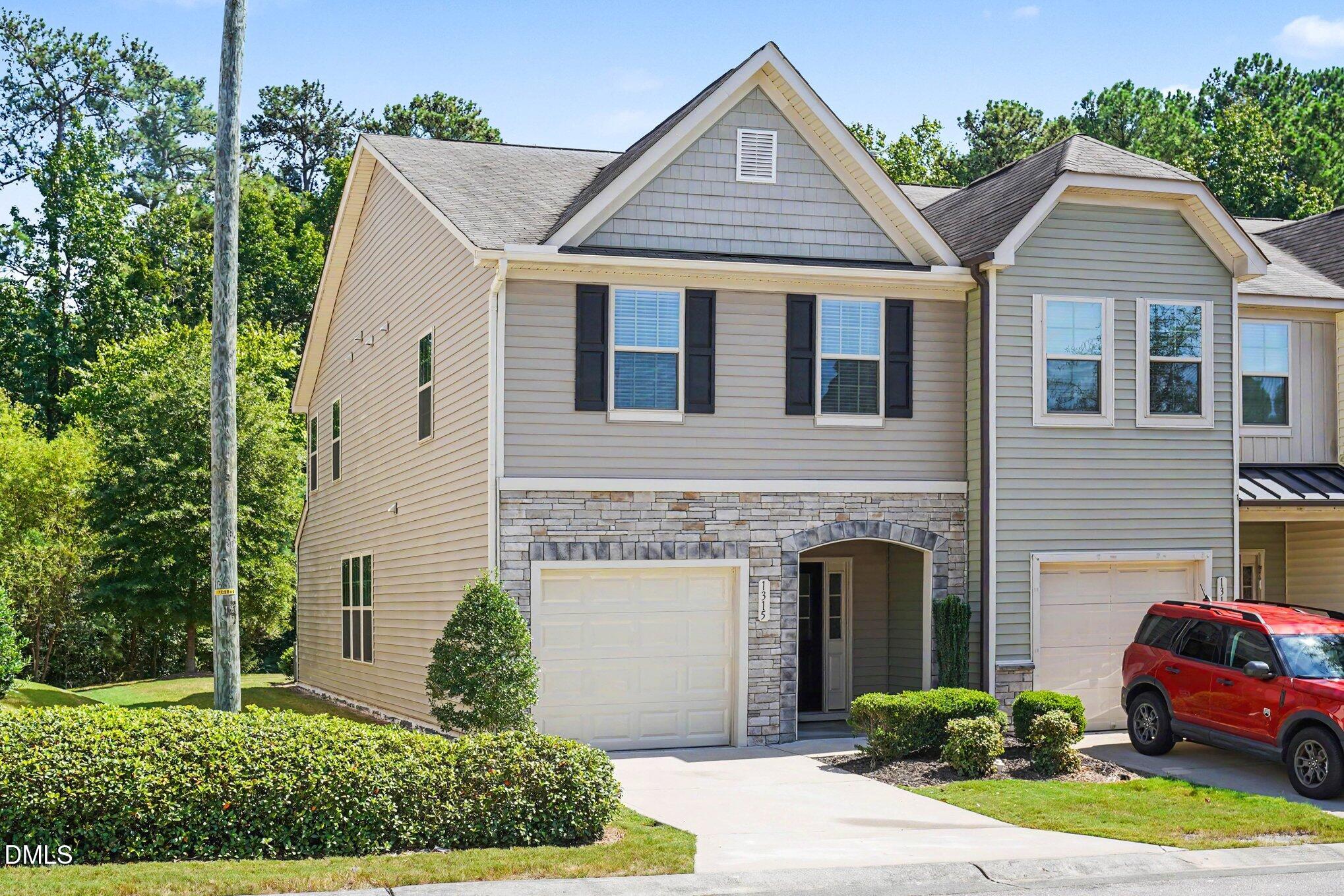 1315 Garden Stone Drive Property Photo 3
